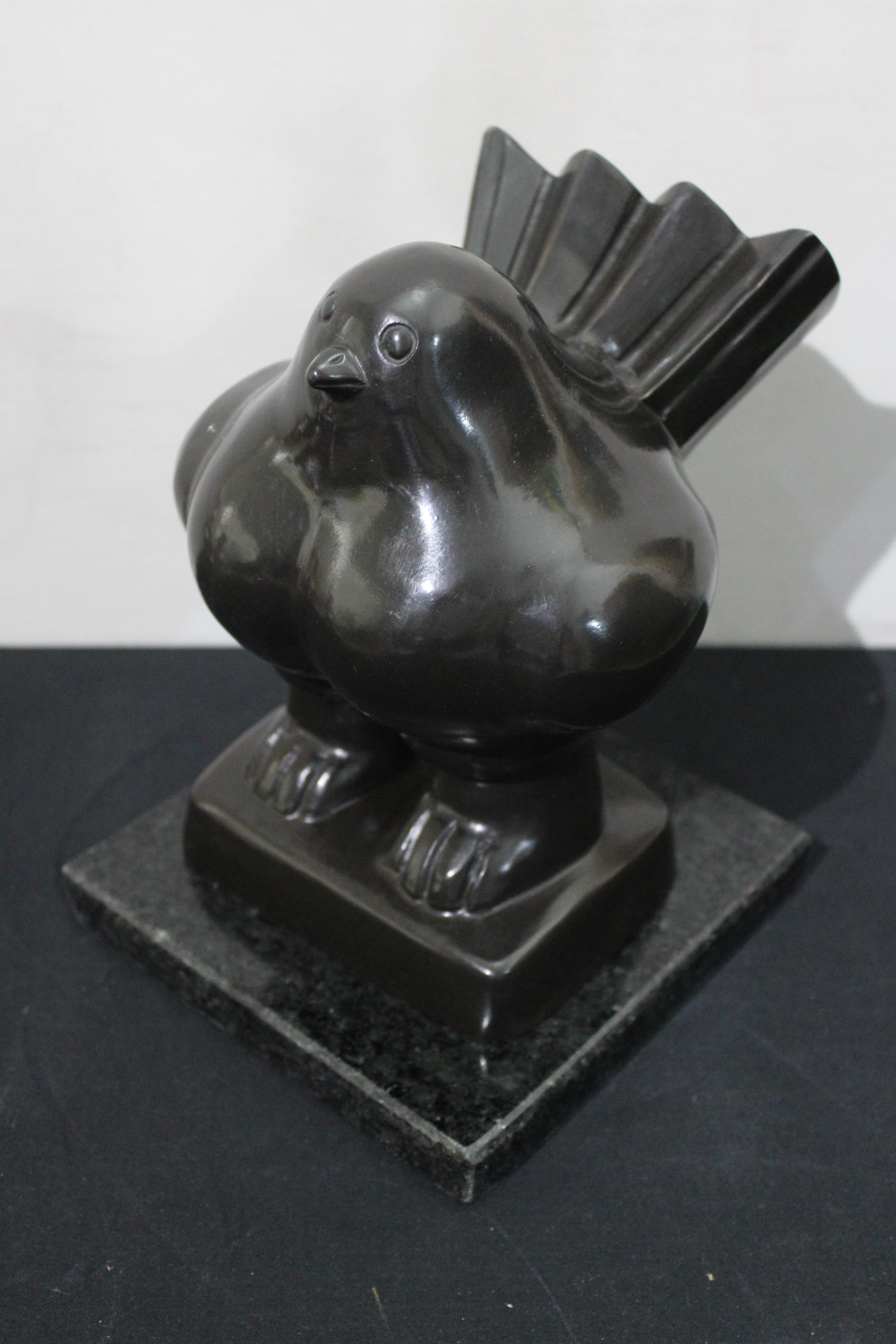 Escultura de bronce de Botero  Pájaro - Still-Life Sculpture Oro de Fernando Botero