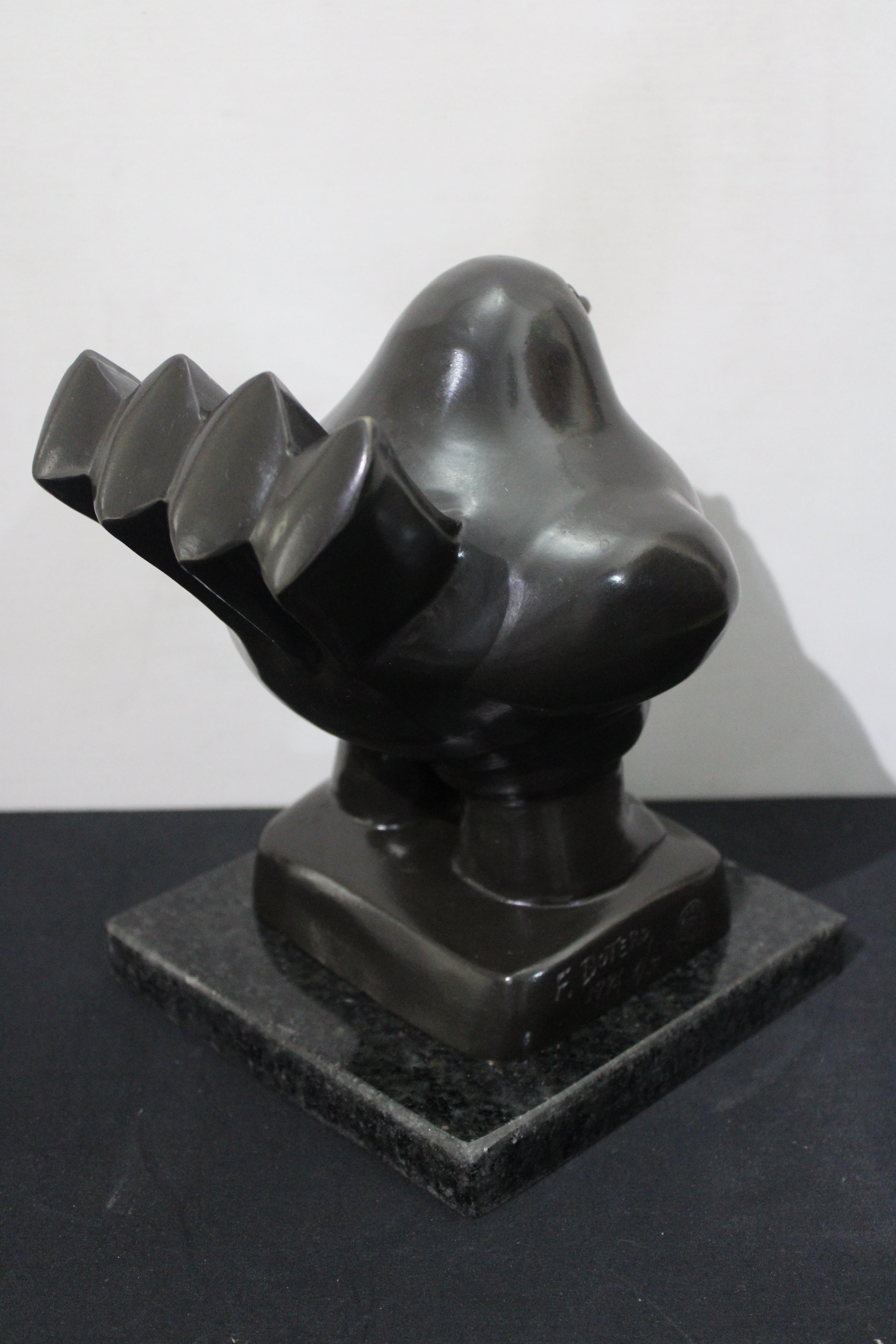 Escultura de bronce de Botero  Pájaro en venta 2