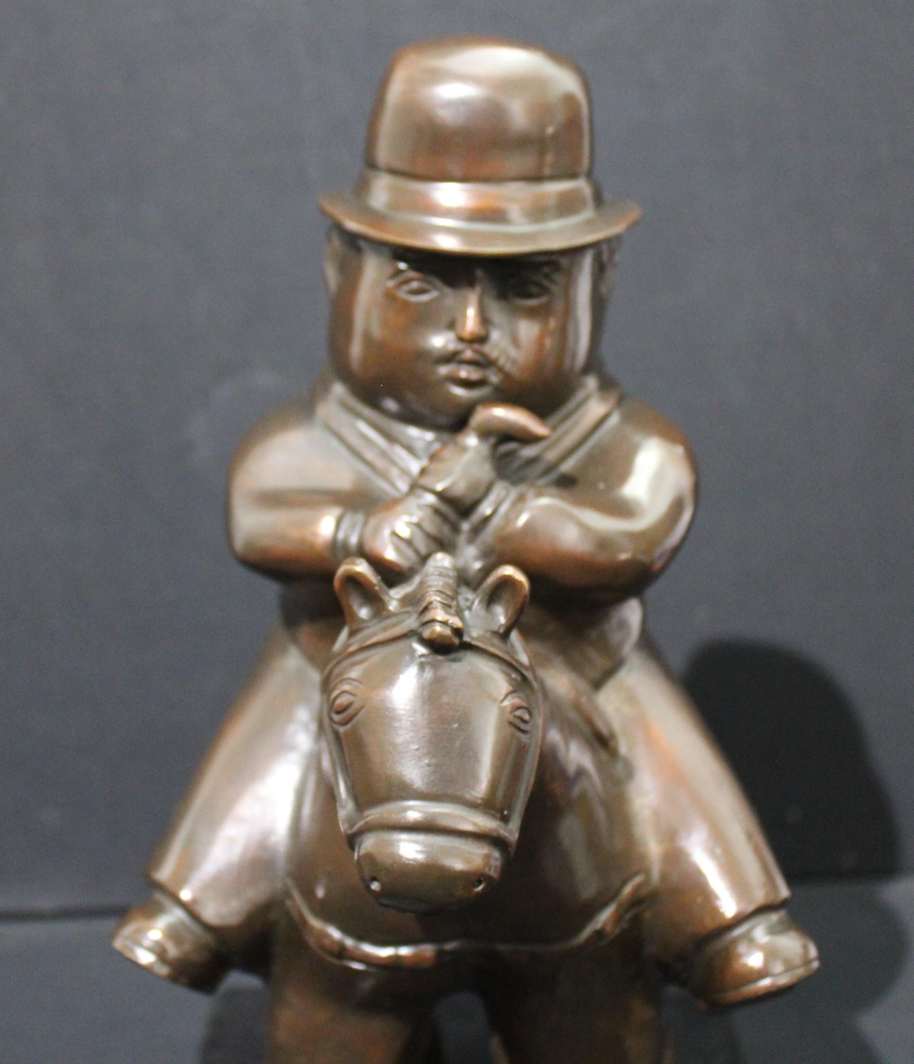 Sculpture en bronze d'après Botero  Man à cheval en vente 1