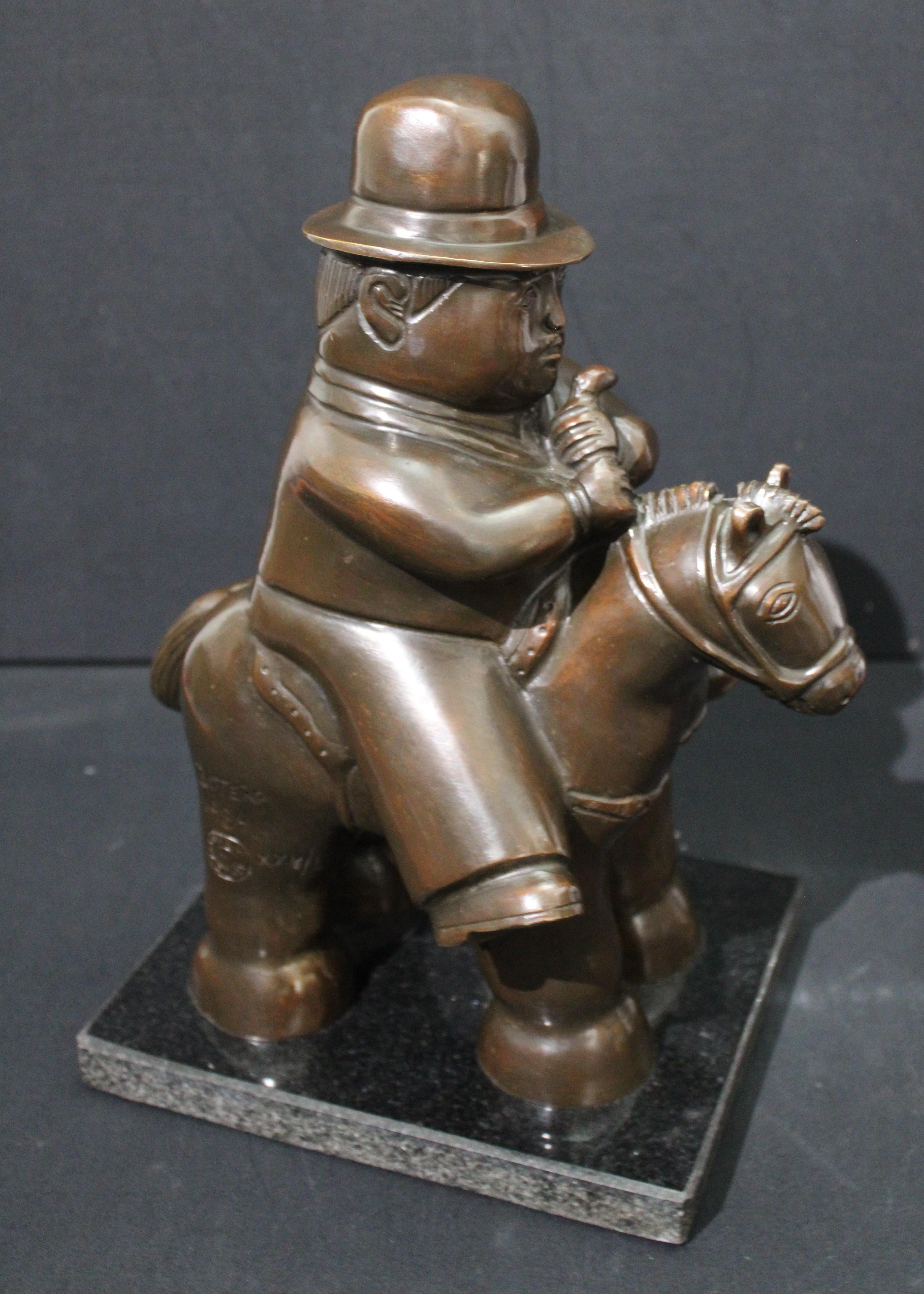 Sculpture en bronze d'après Botero  Man à cheval en vente 5