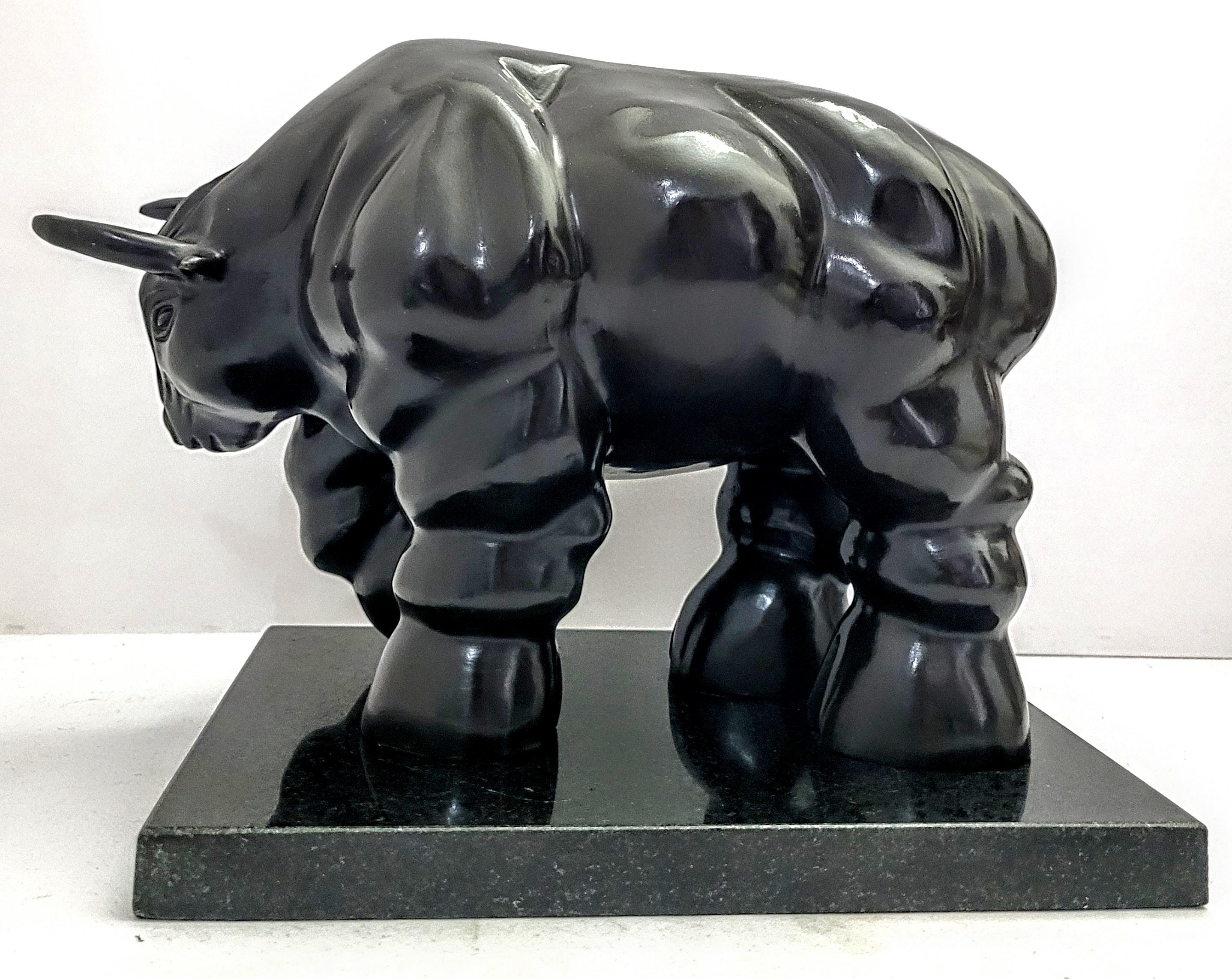 D'après Botero - Sculpture en bronze de taureau en vente 1