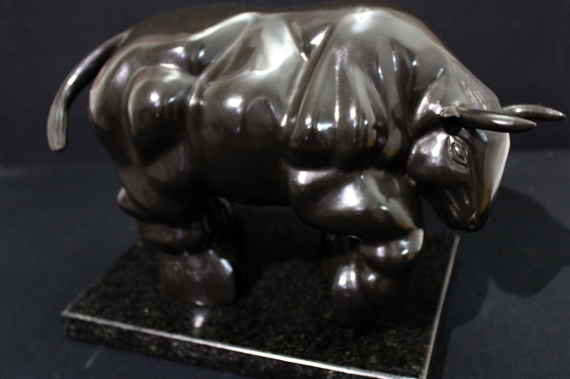After Botero - Bull Bronze Sculpture en vente 6