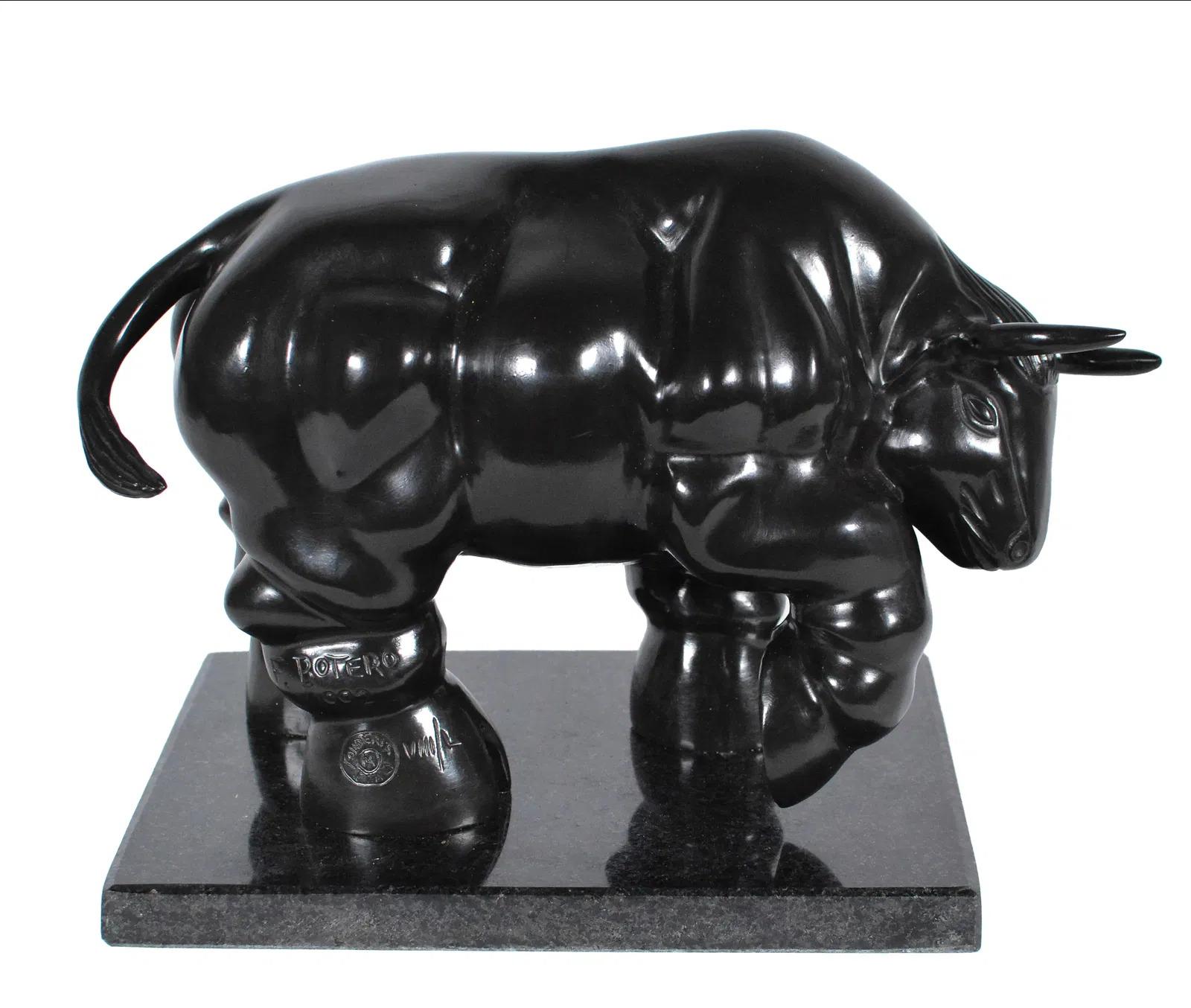 D'après Botero - Sculpture en bronze de taureau