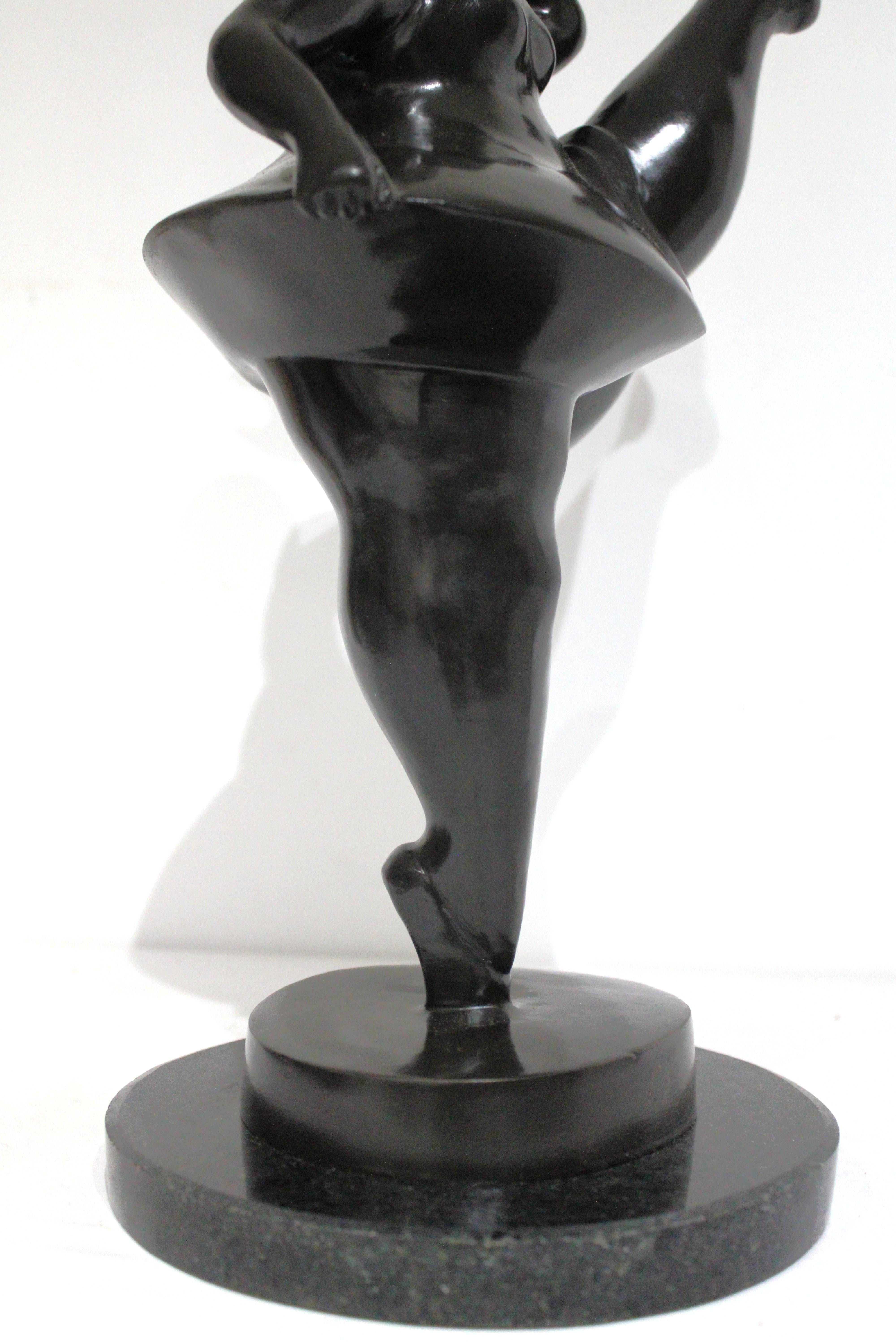 D'après Botero -Danseuse Sculpture en bronze en vente 4