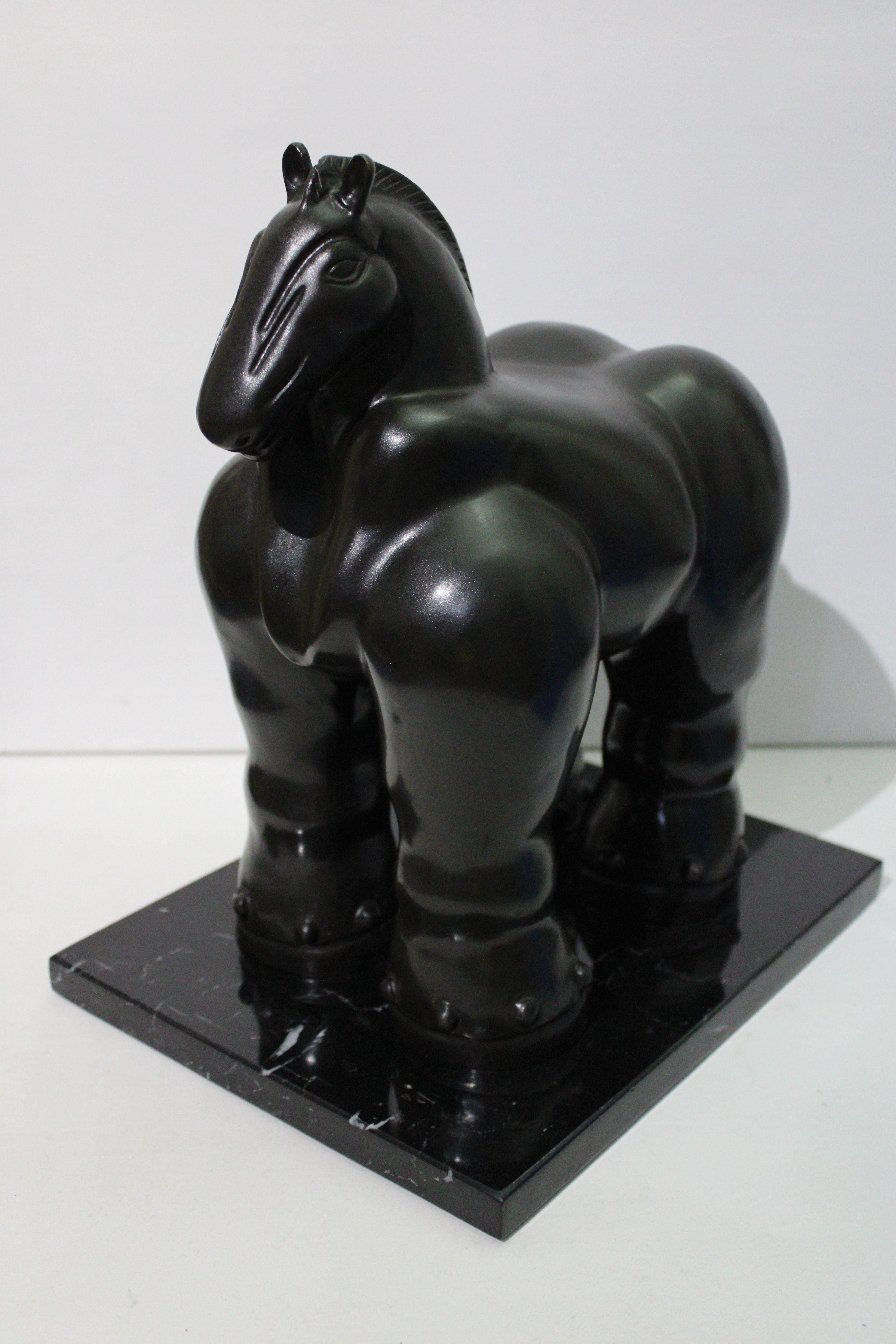 Nach Botero – Pferd, Bronzeskulptur 1