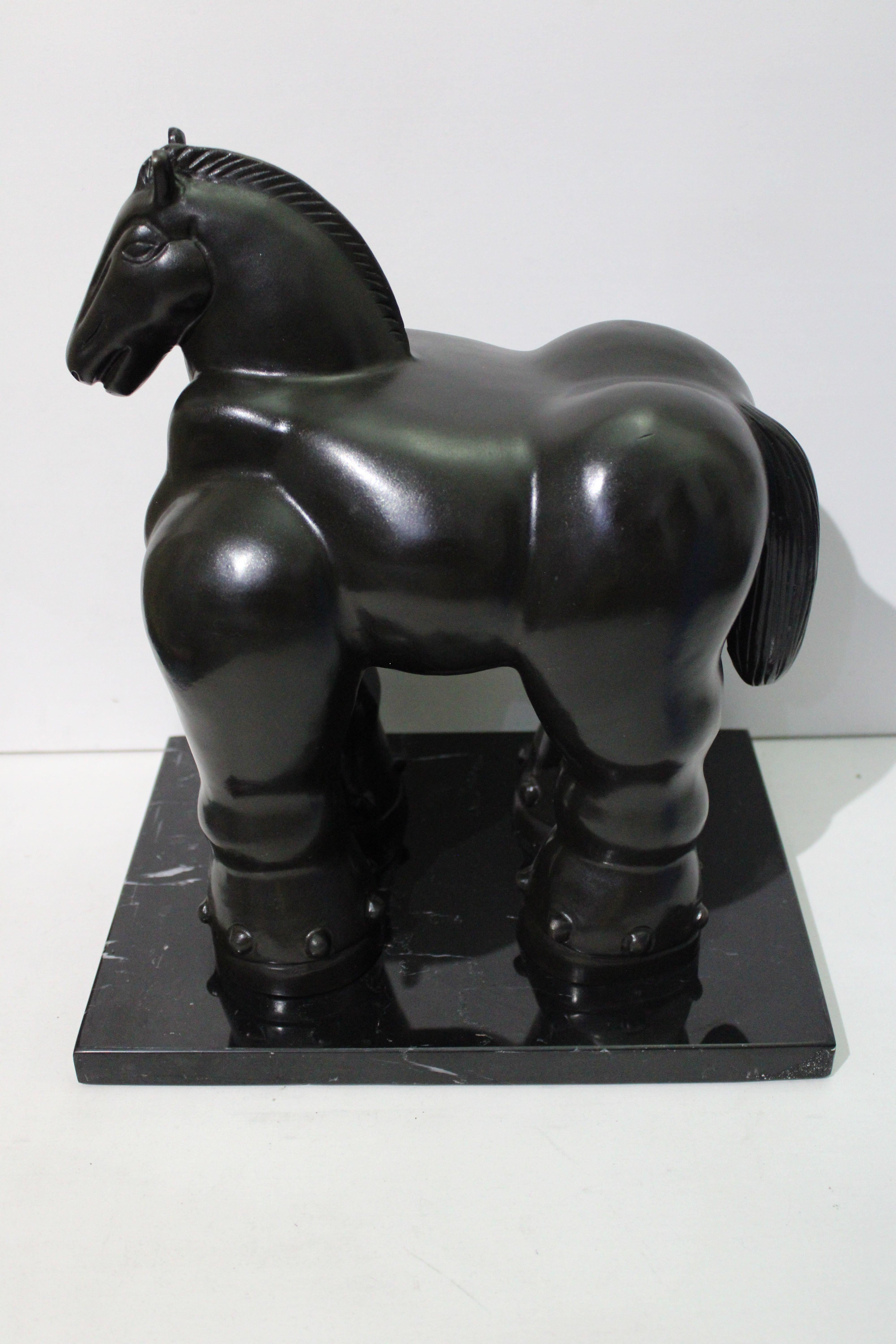 Nach Botero – Pferd, Bronzeskulptur 2