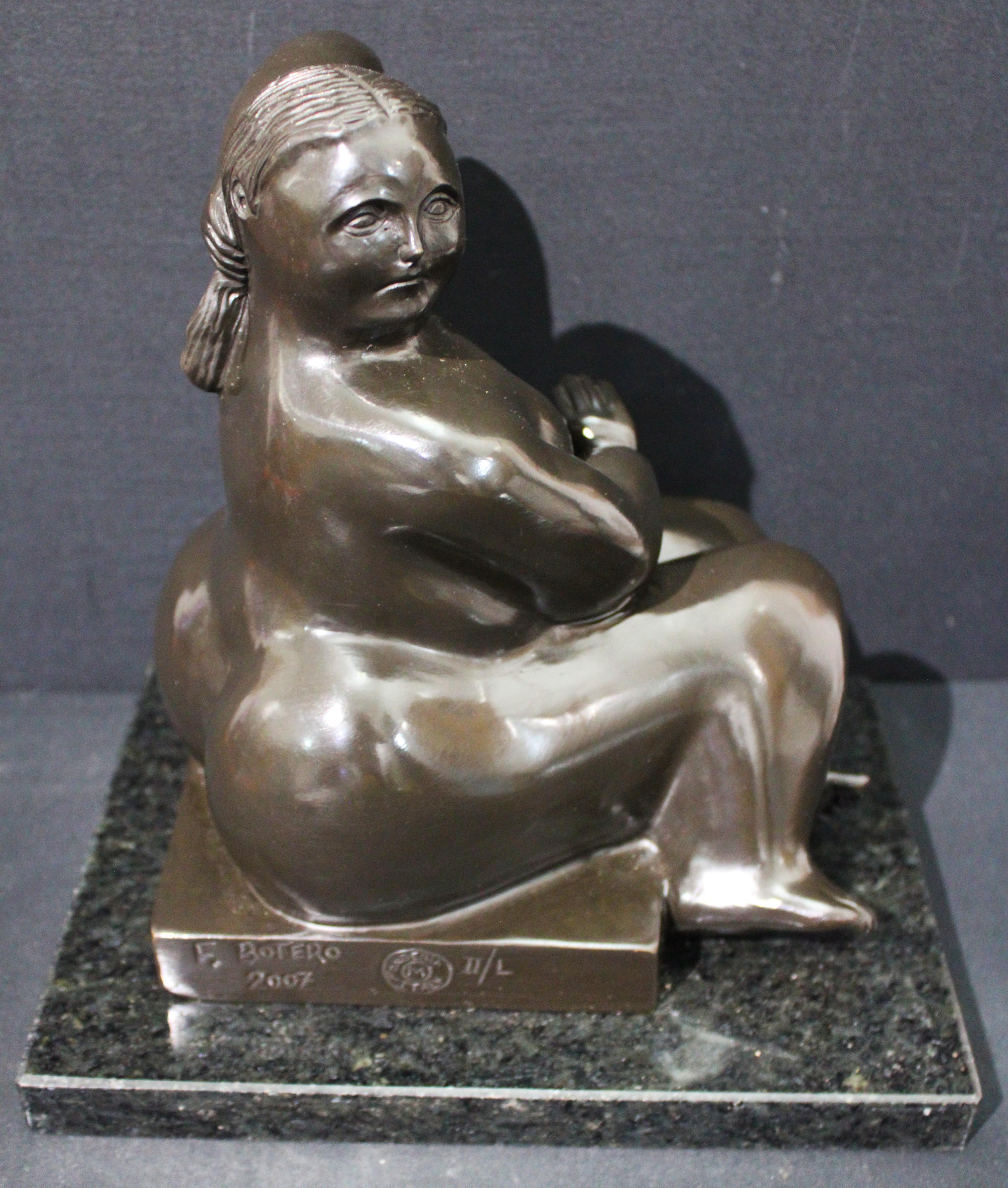 D'après Botero - Sculpture en bronze Femme nue assise 8