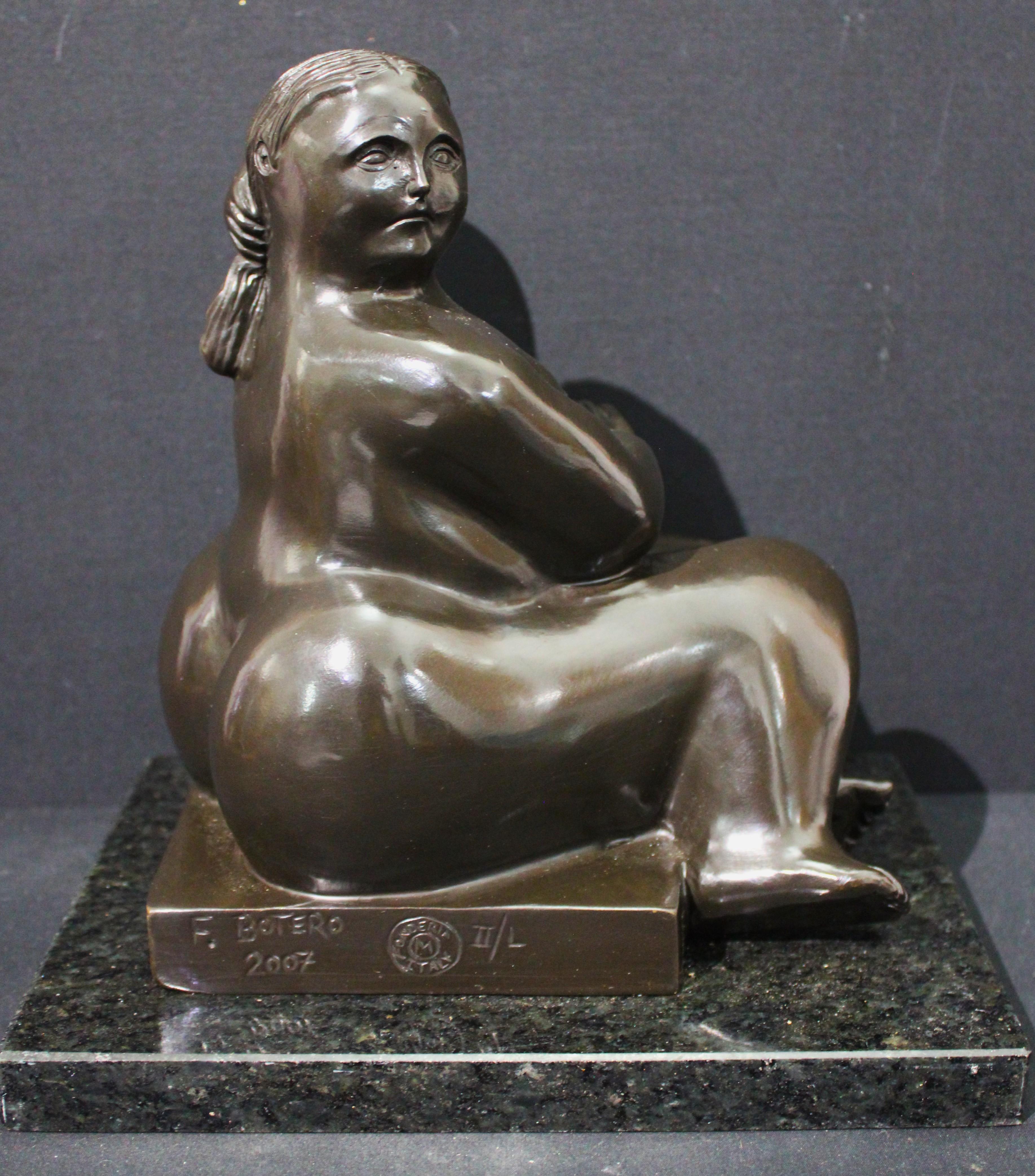 After Botero - Seated Nude Woman Bronze Sculpture - Or Still-Life Sculpture par Fernando Botero