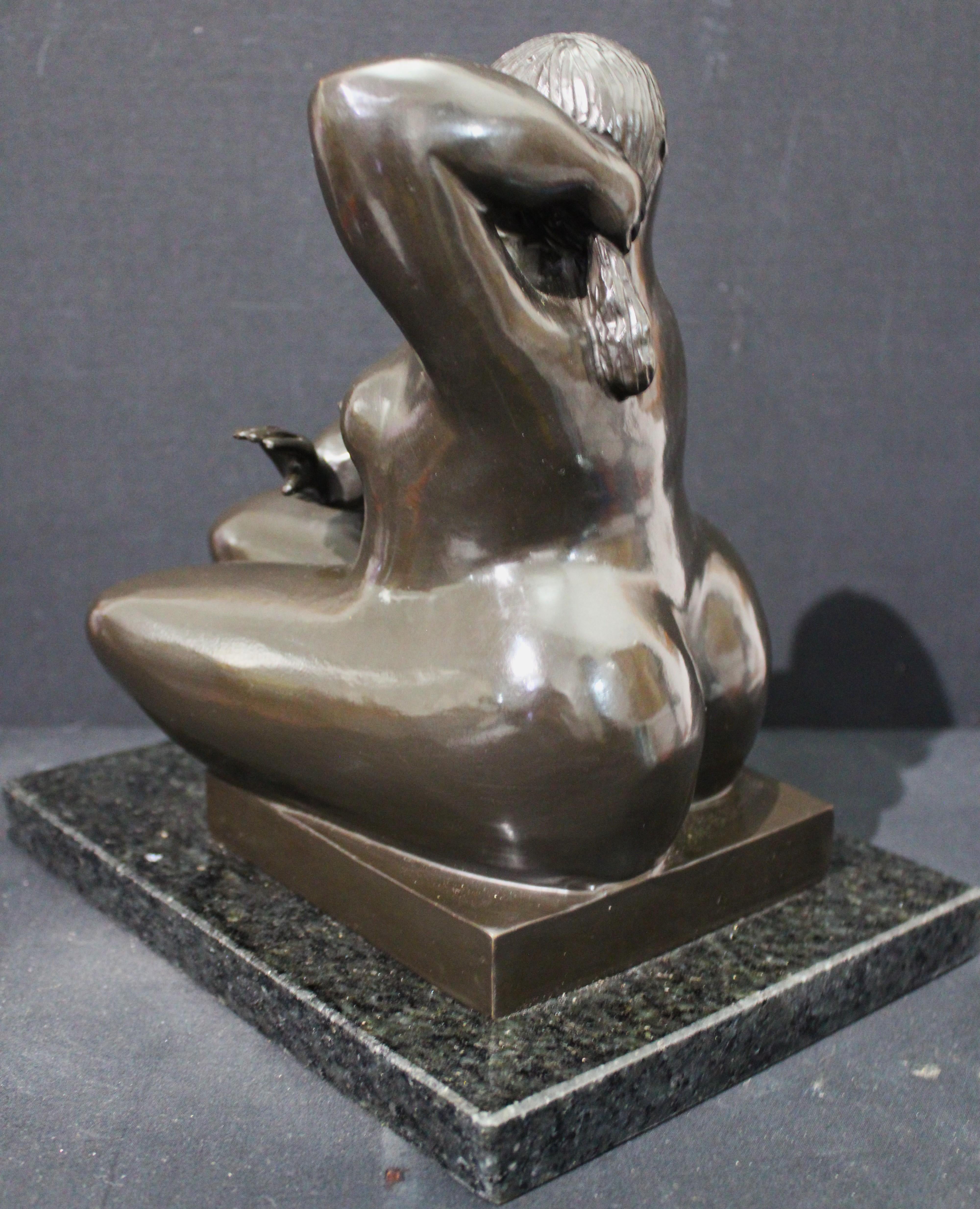 After Botero - Seated Nude Woman Bronze Sculpture en vente 4