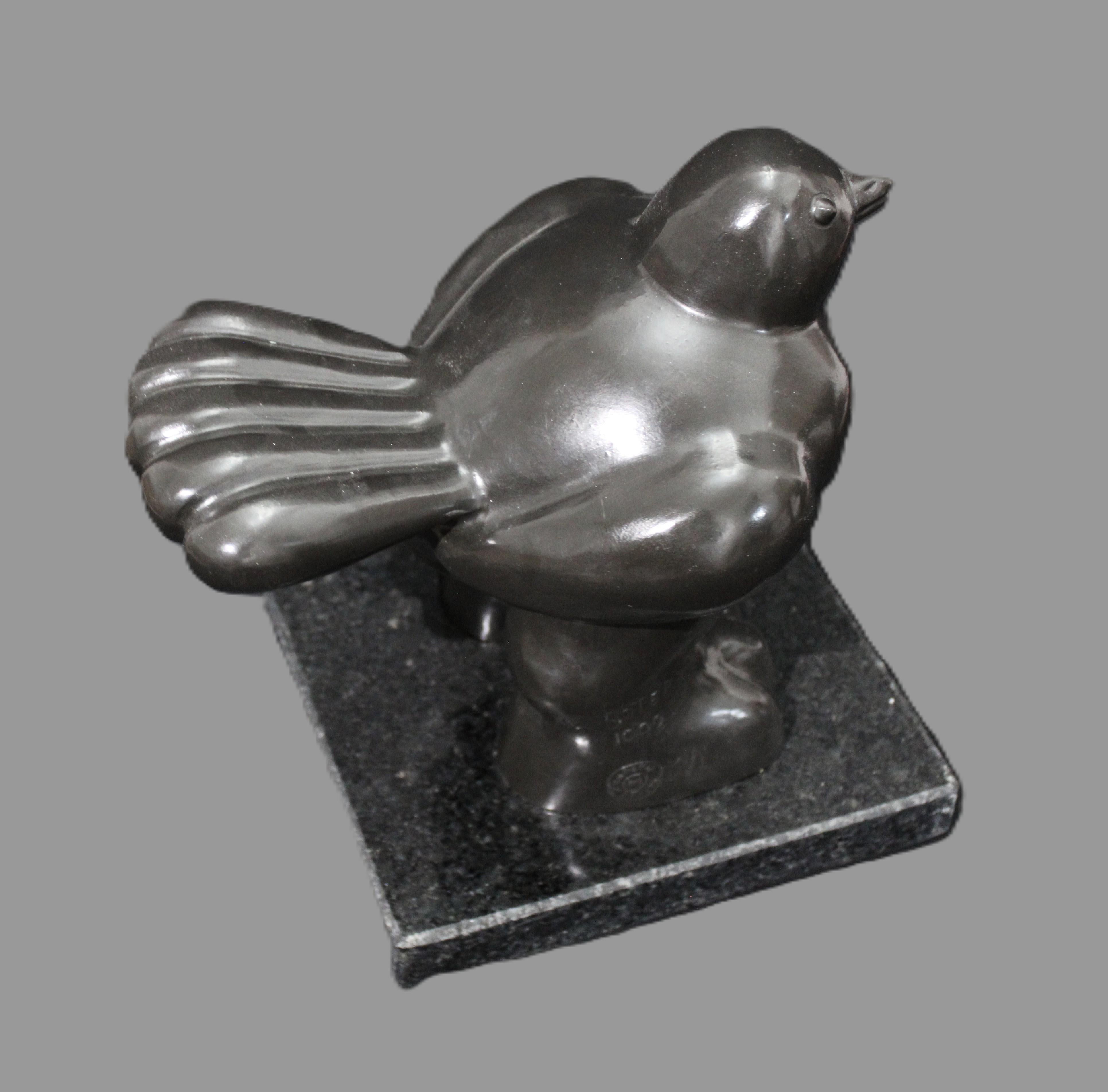 Dopo Botero - Piccolo uccello  Scultura in vendita 2