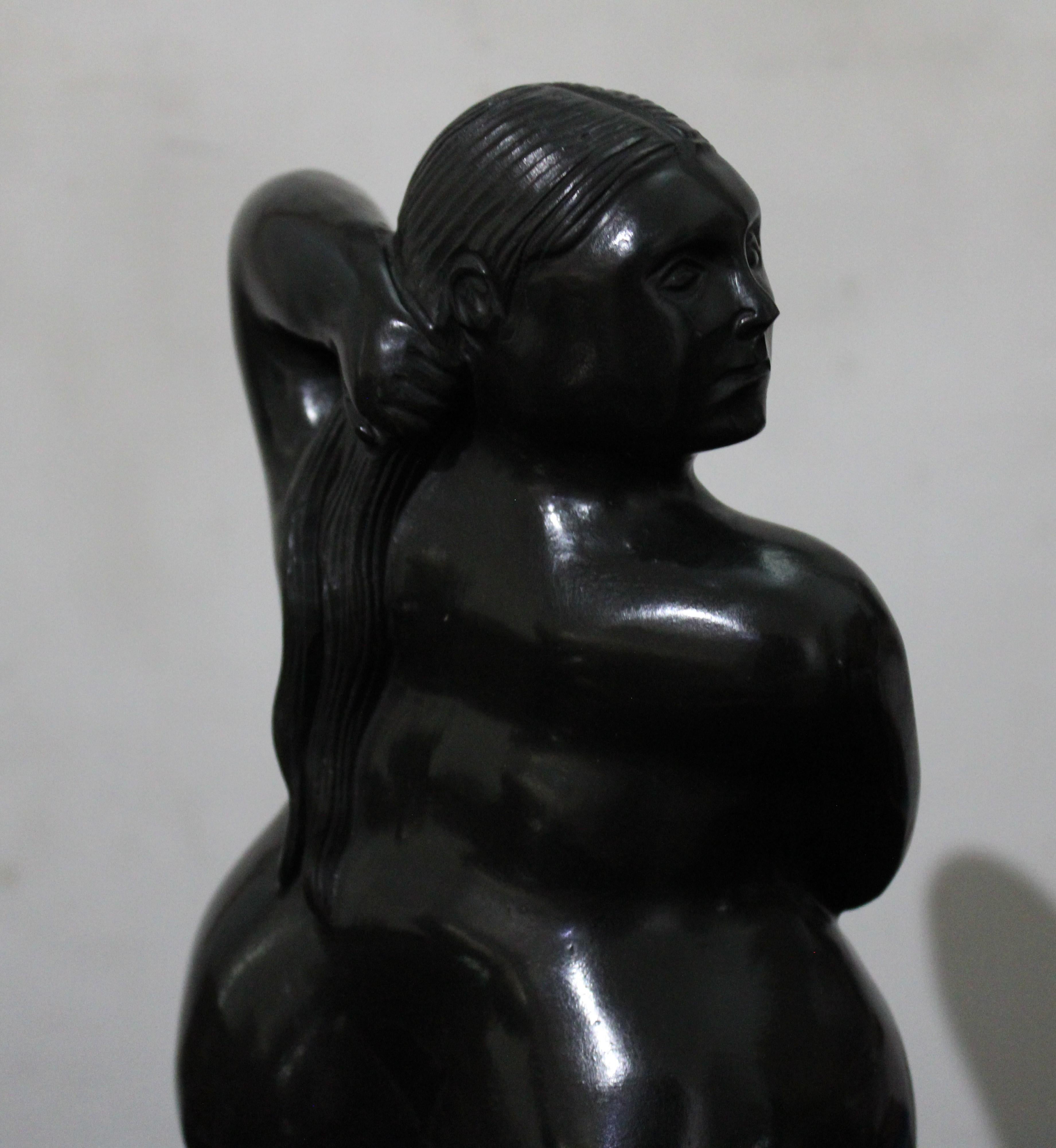 Nach Botero - Stehende Frau Bronzeskulptur im Angebot 1