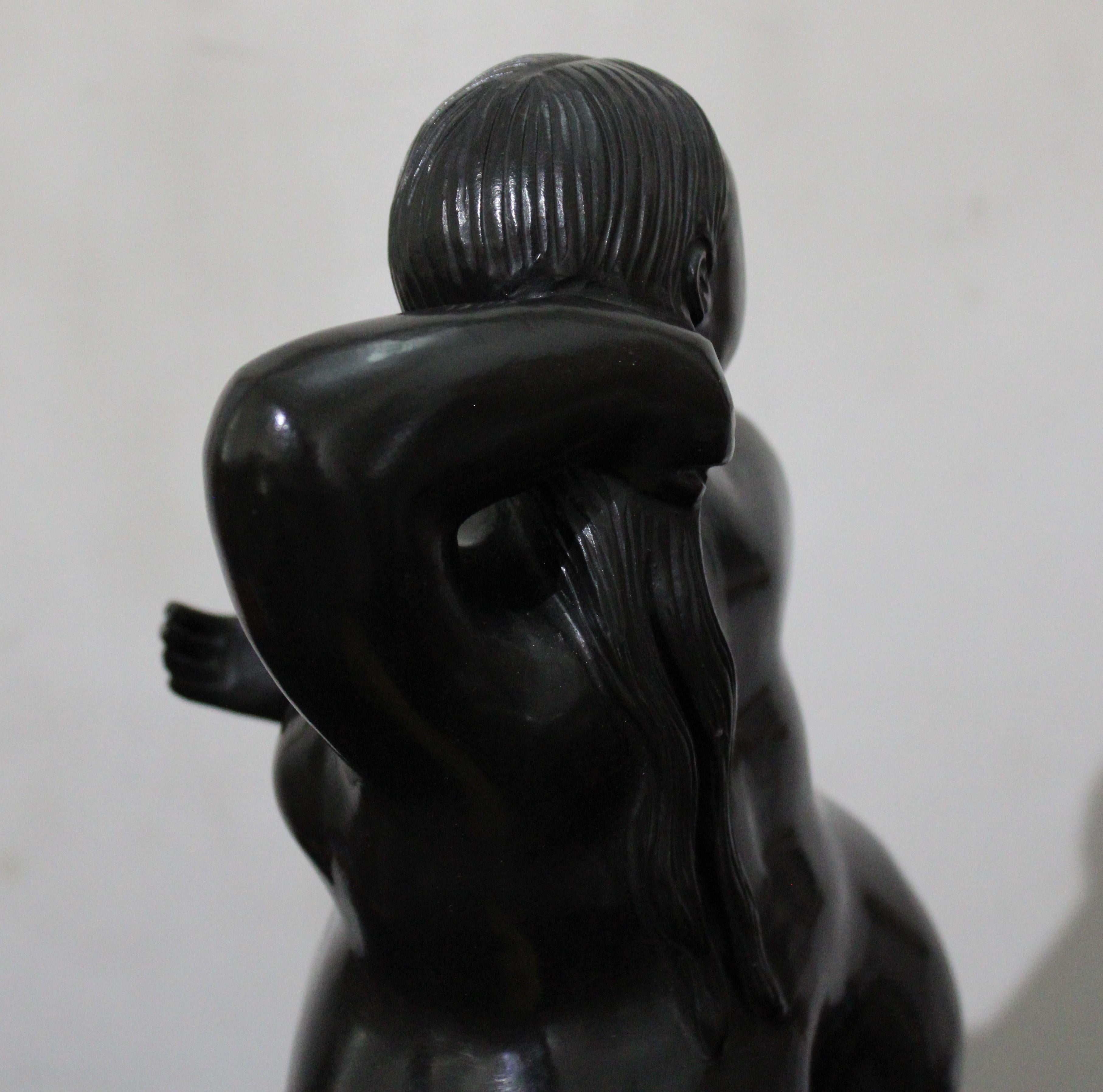 Nach Botero - Stehende Frau Bronzeskulptur im Angebot 1