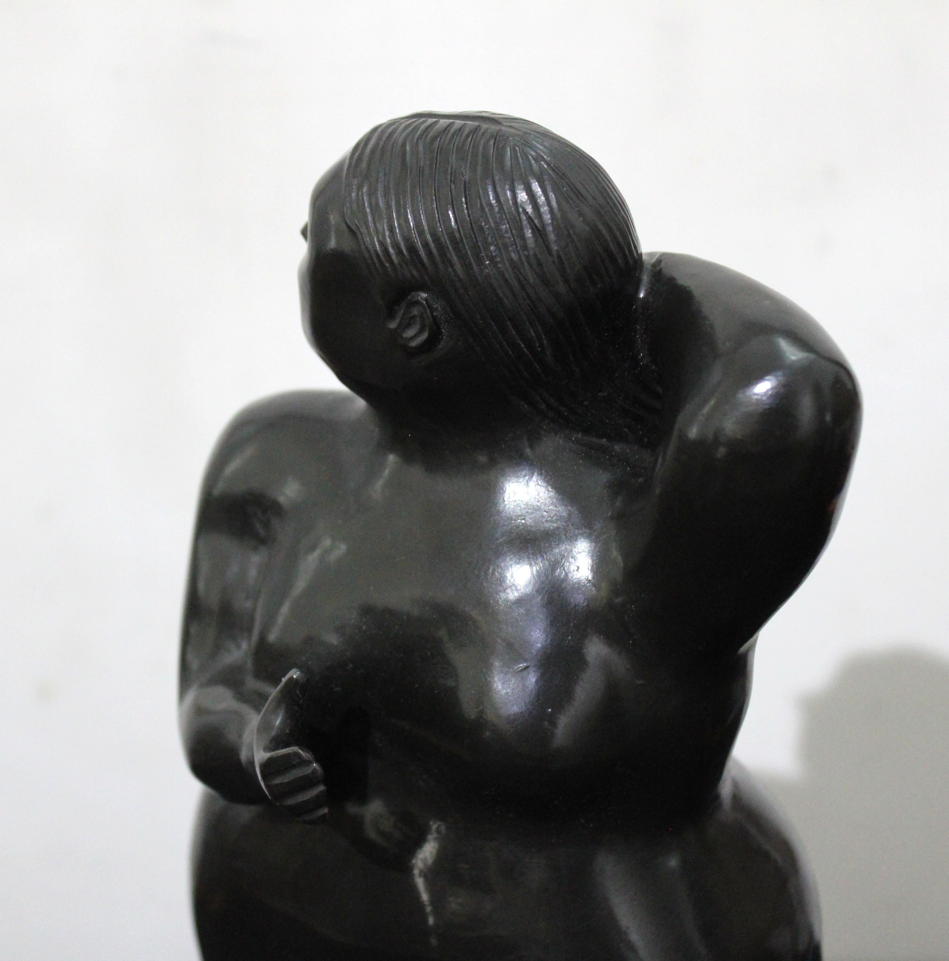 Nach Botero - Stehende Frau Bronzeskulptur im Angebot 4