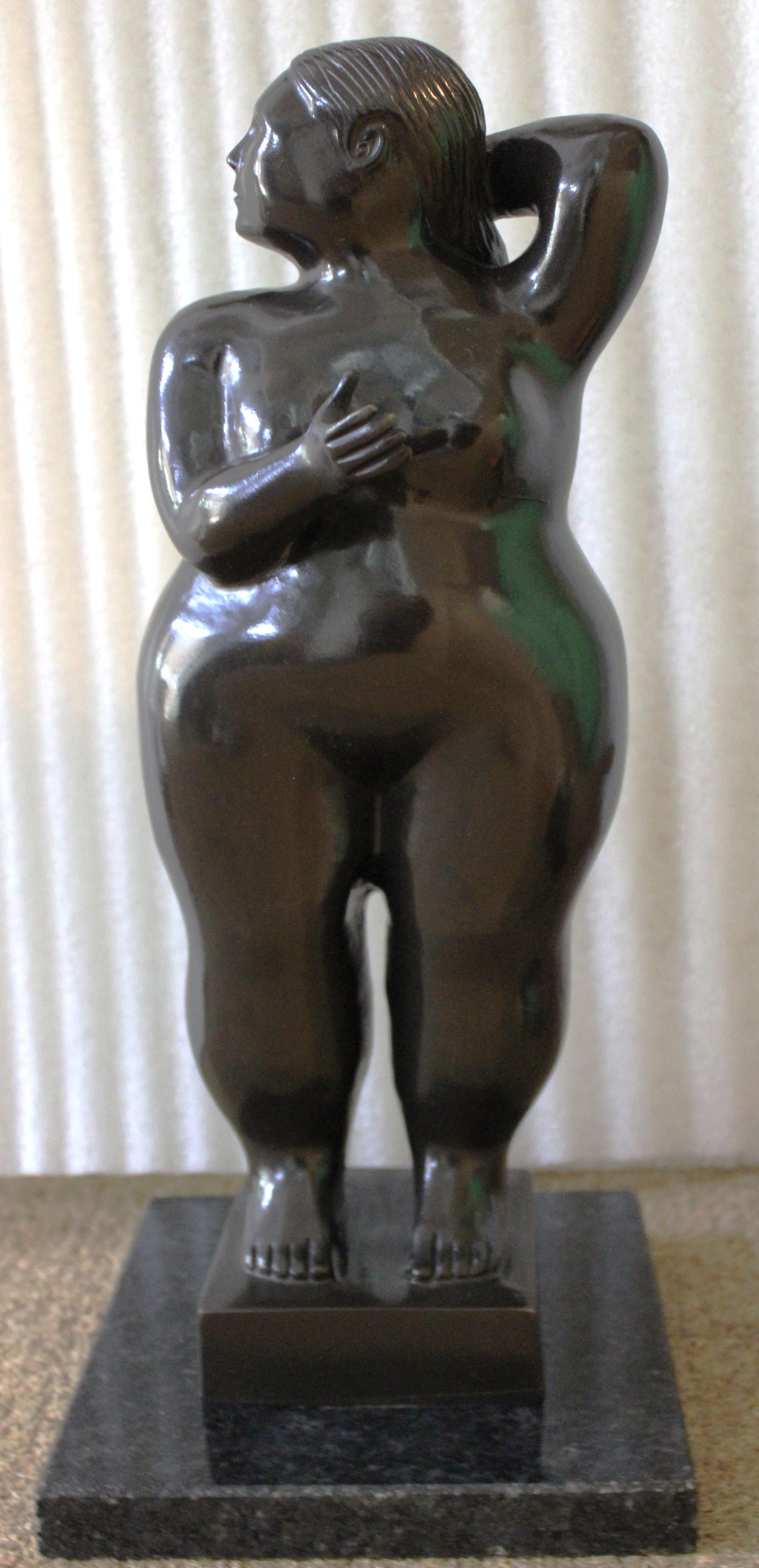 Después de Botero -Escultura de bronce Mujer de pie