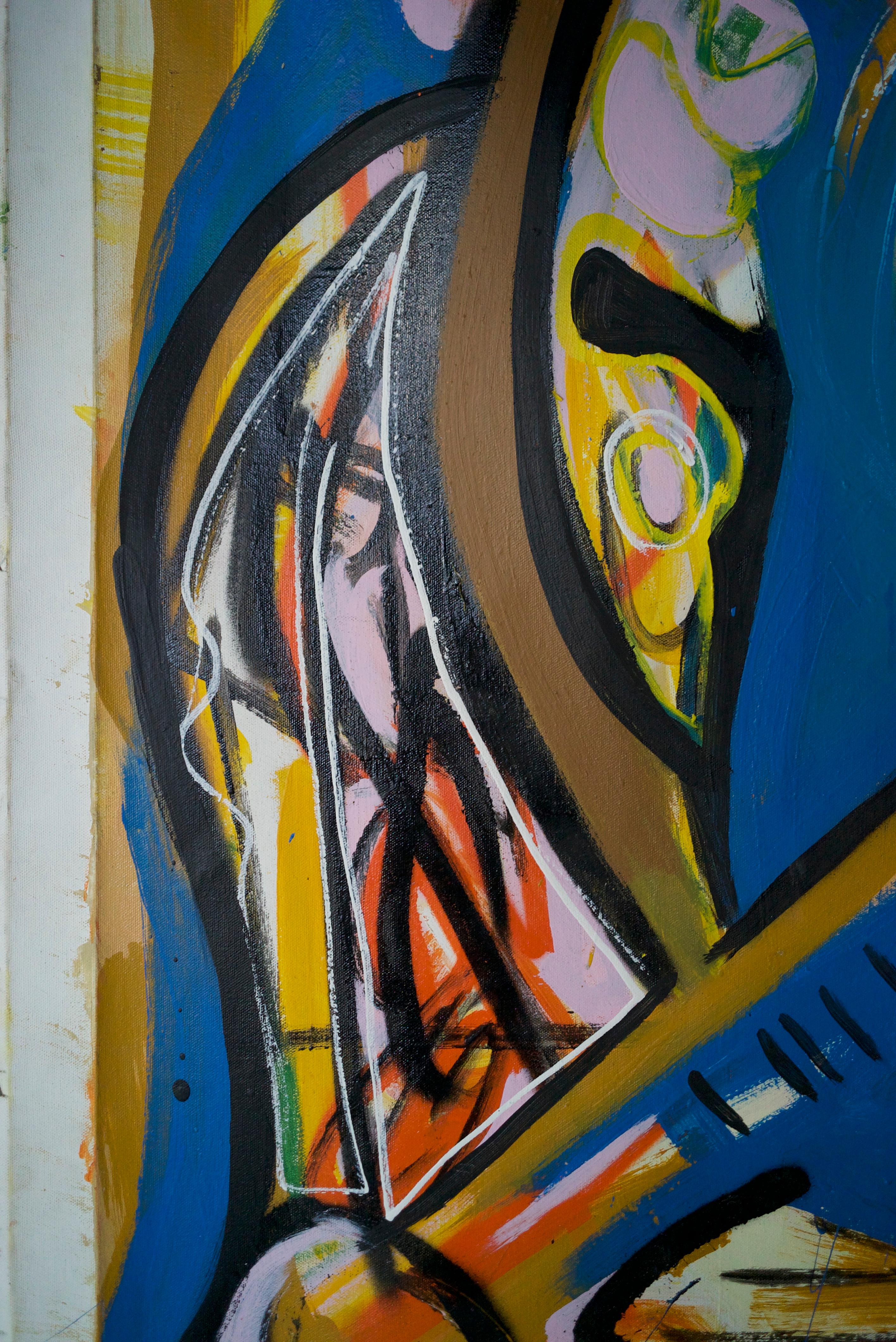 Cayendo, Arte contemporanea, Pittura astratta, 21° secolo - Abstract Painting Beige di Fernando Esteban