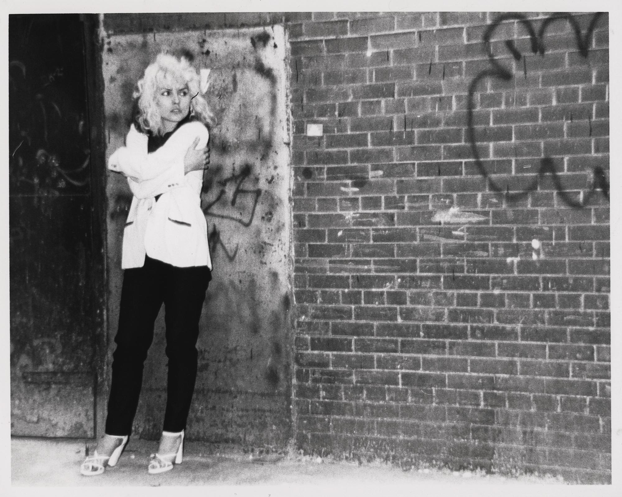Debbie Harry sur le plateau de The Foreigner East Village 1977 (photographie delondie) 