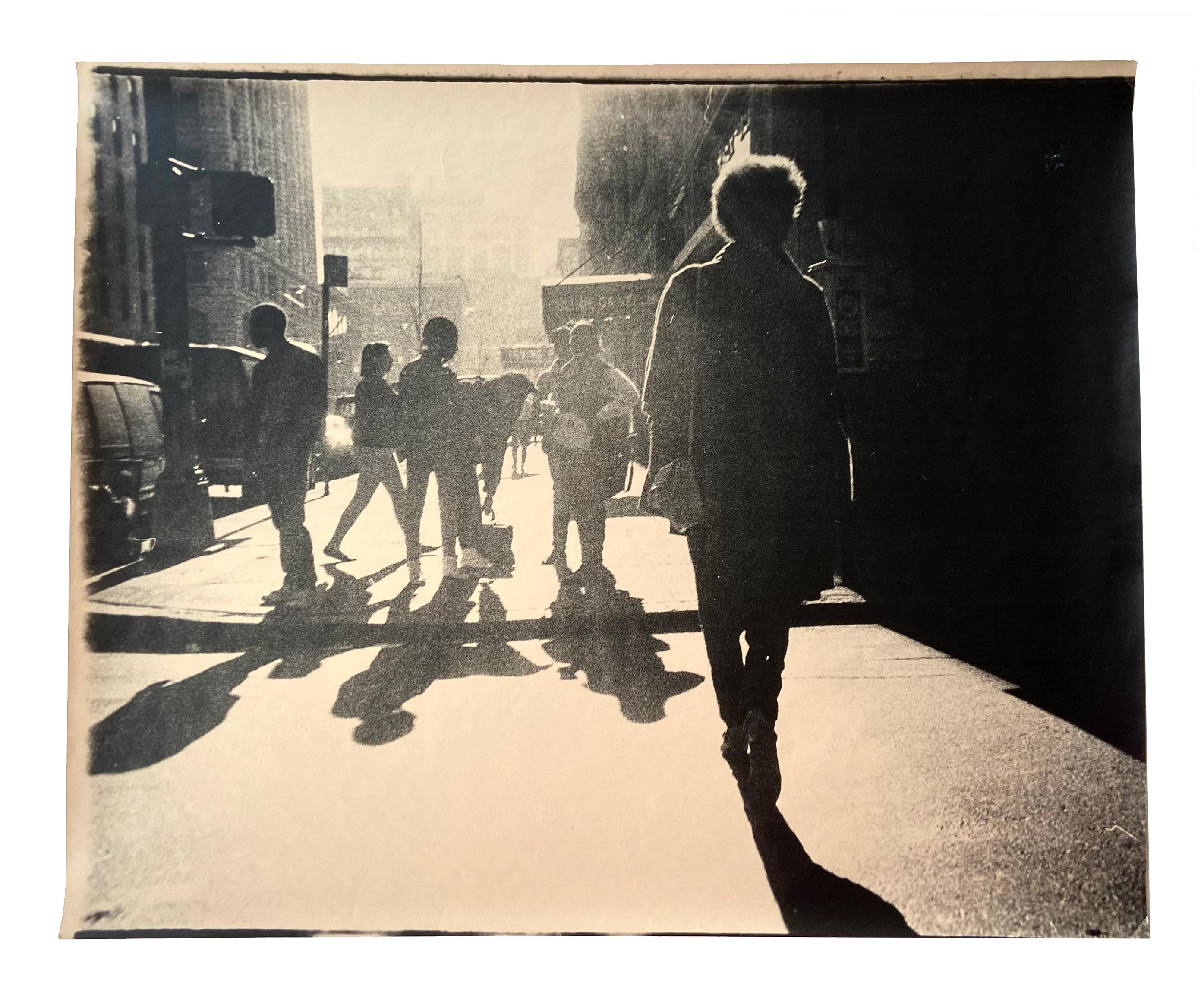 Manhattan photograph 'New York Walk' 1984 (1980s New York street photography)  - Photograph by Fernando Natalici
