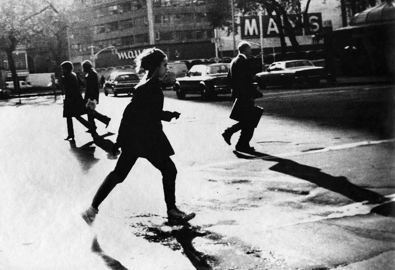 New Yorker Union Square, Fotografie 1984 (Manhattan, Foto) – Photograph von Fernando Natalici