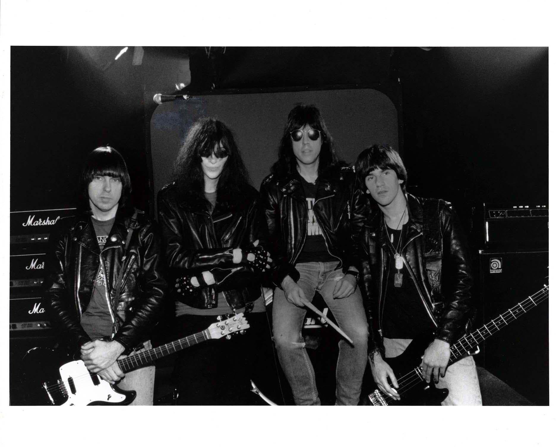 The Ramones New York City 1985 (Ramones-Fotografie)  – Photograph von Fernando Natalici
