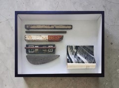 Erosiones VII, Objetos encontrados en caja de madera escultura de pared. Único en su género