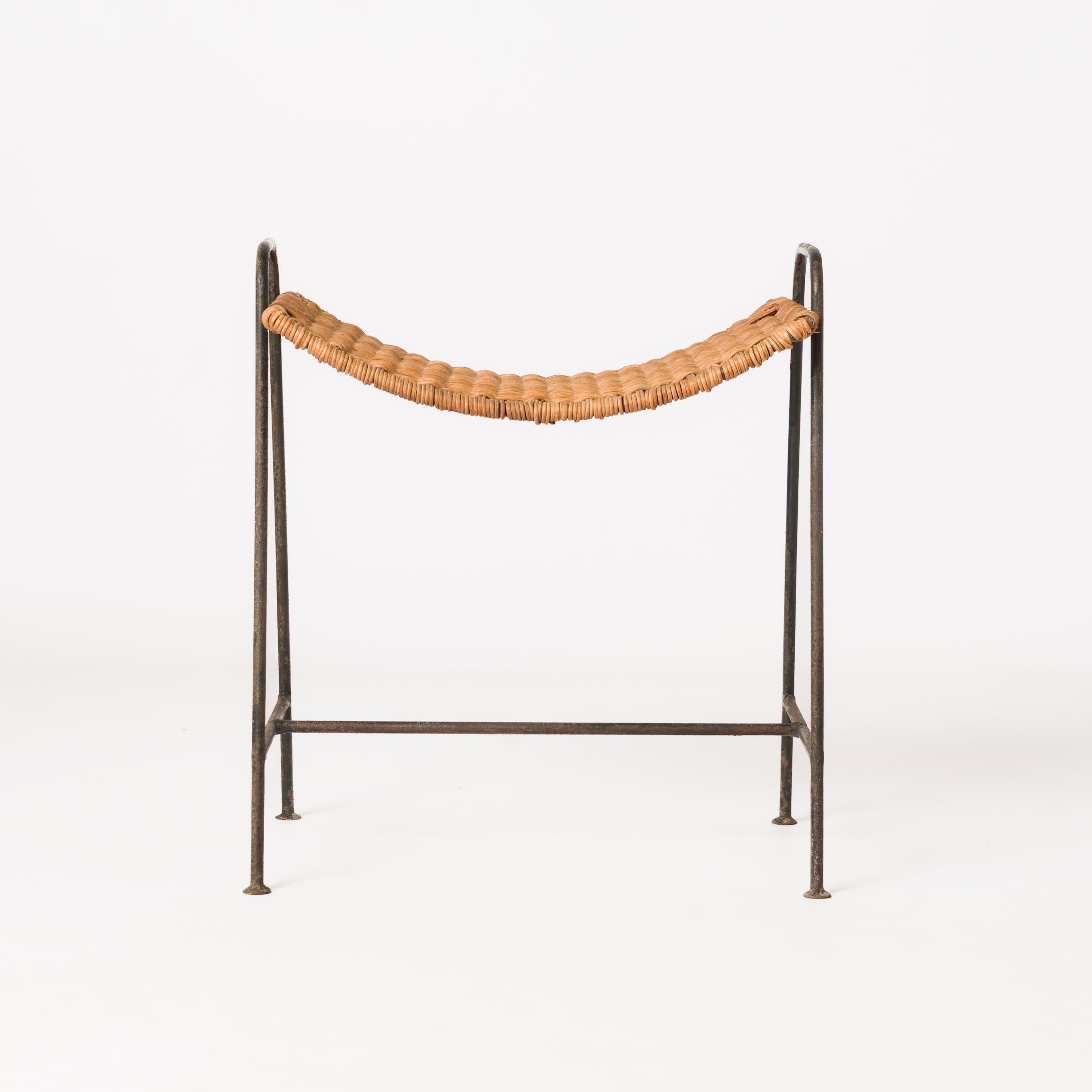 Curule-style 