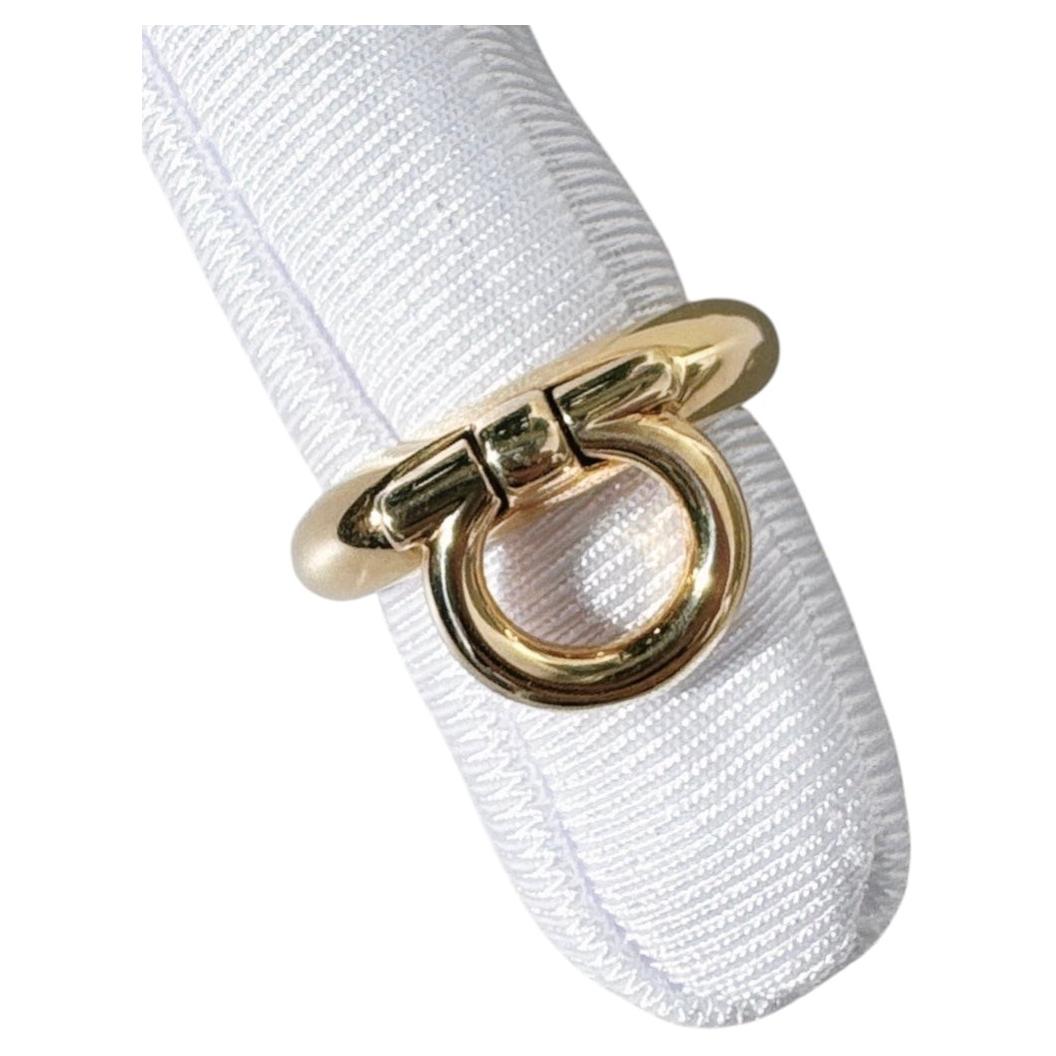 Ferragamo 18K Yellow Gold Gancini Ring Size 52 For Sale