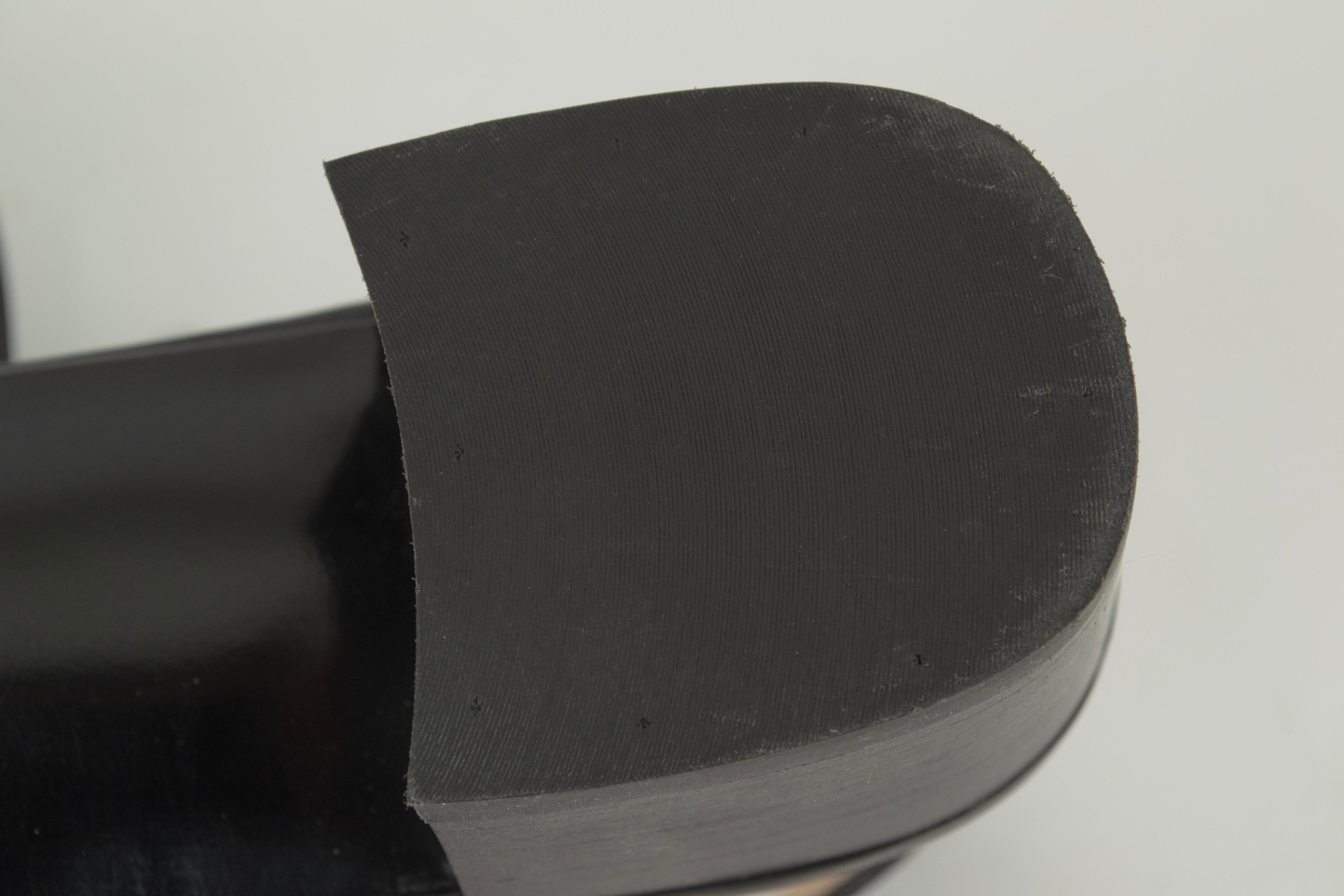 Ferragamo Black Block Heel Open Toe Slingback w Silver Medallion - 10AA, 1990 en vente 5