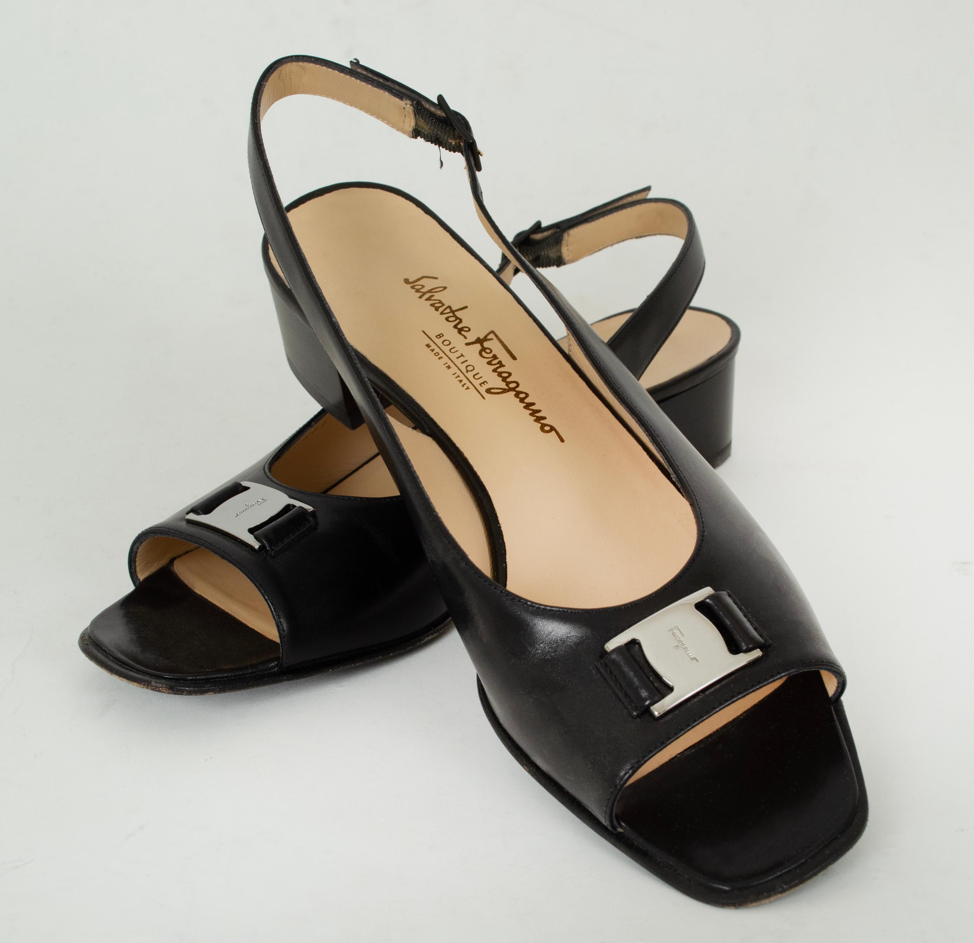 Bien que vieux de 30 ans, ces escarpins Ferragamo sont si intemporels qu'ils auraient pu défiler hier. Leur talon de 1 ¾