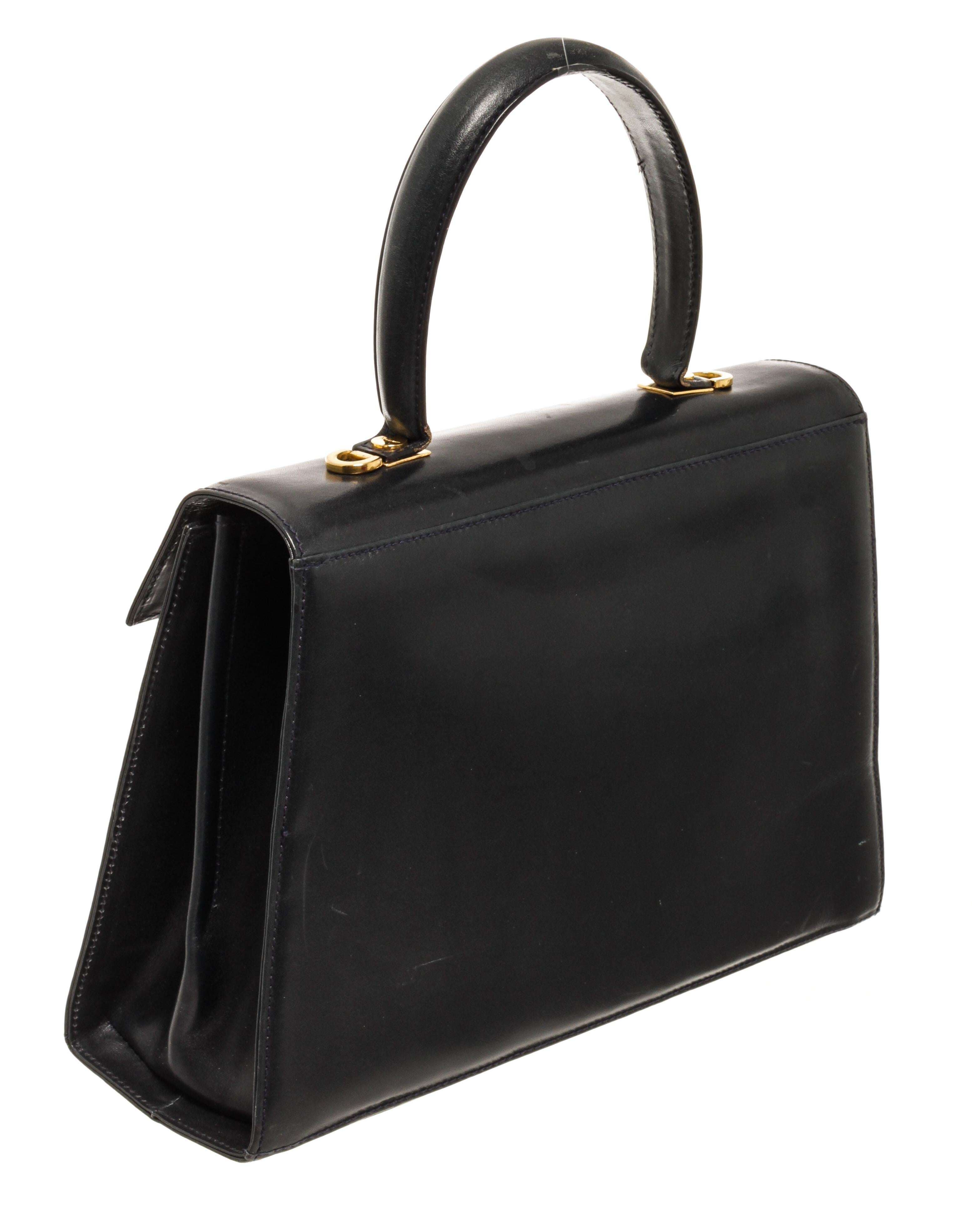 Women's Ferragamo Black Ganci Shoulder Bag