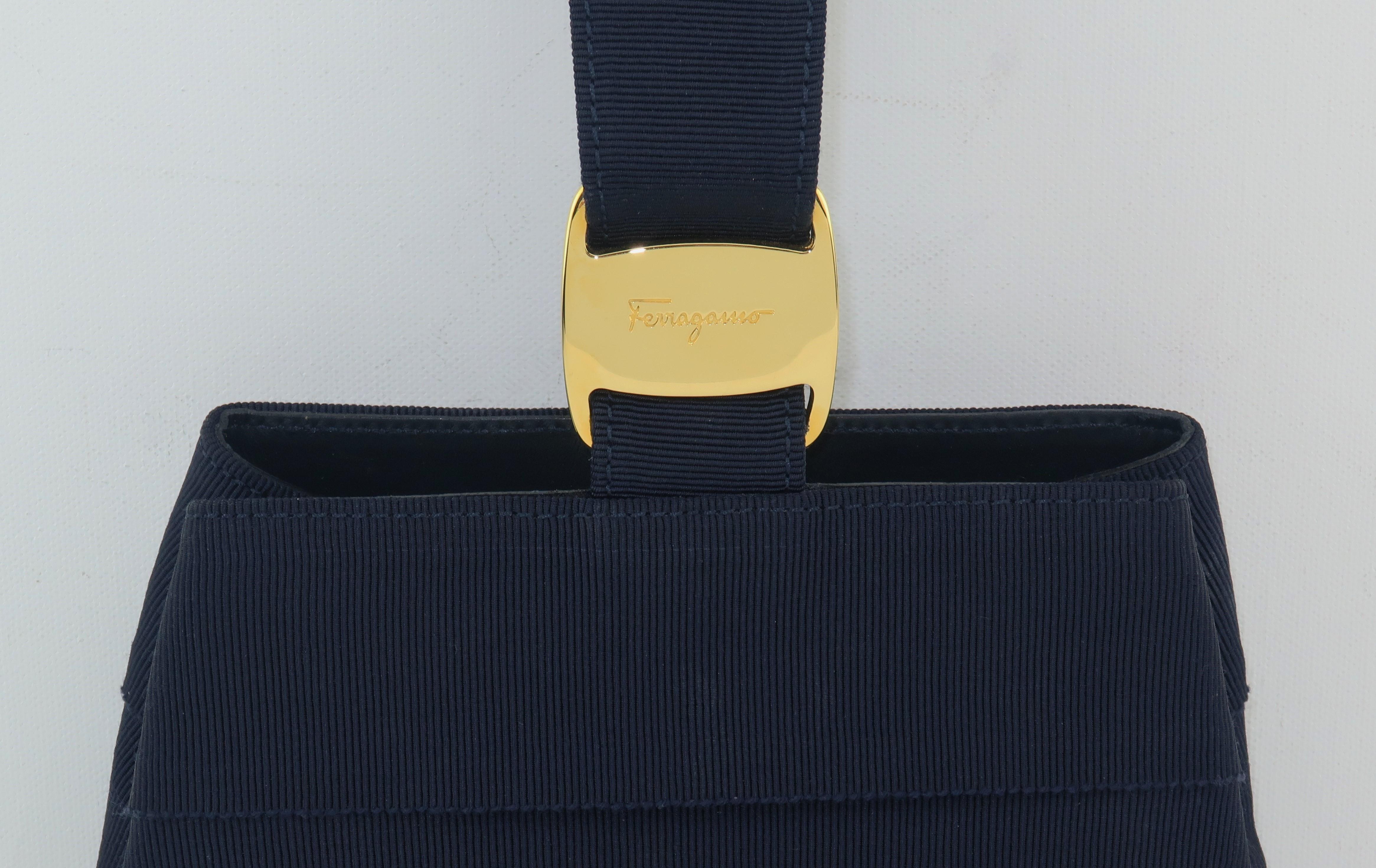 Ferragamo Blue Grosgrain Tiered Wristlet Handbag In Good Condition In Atlanta, GA