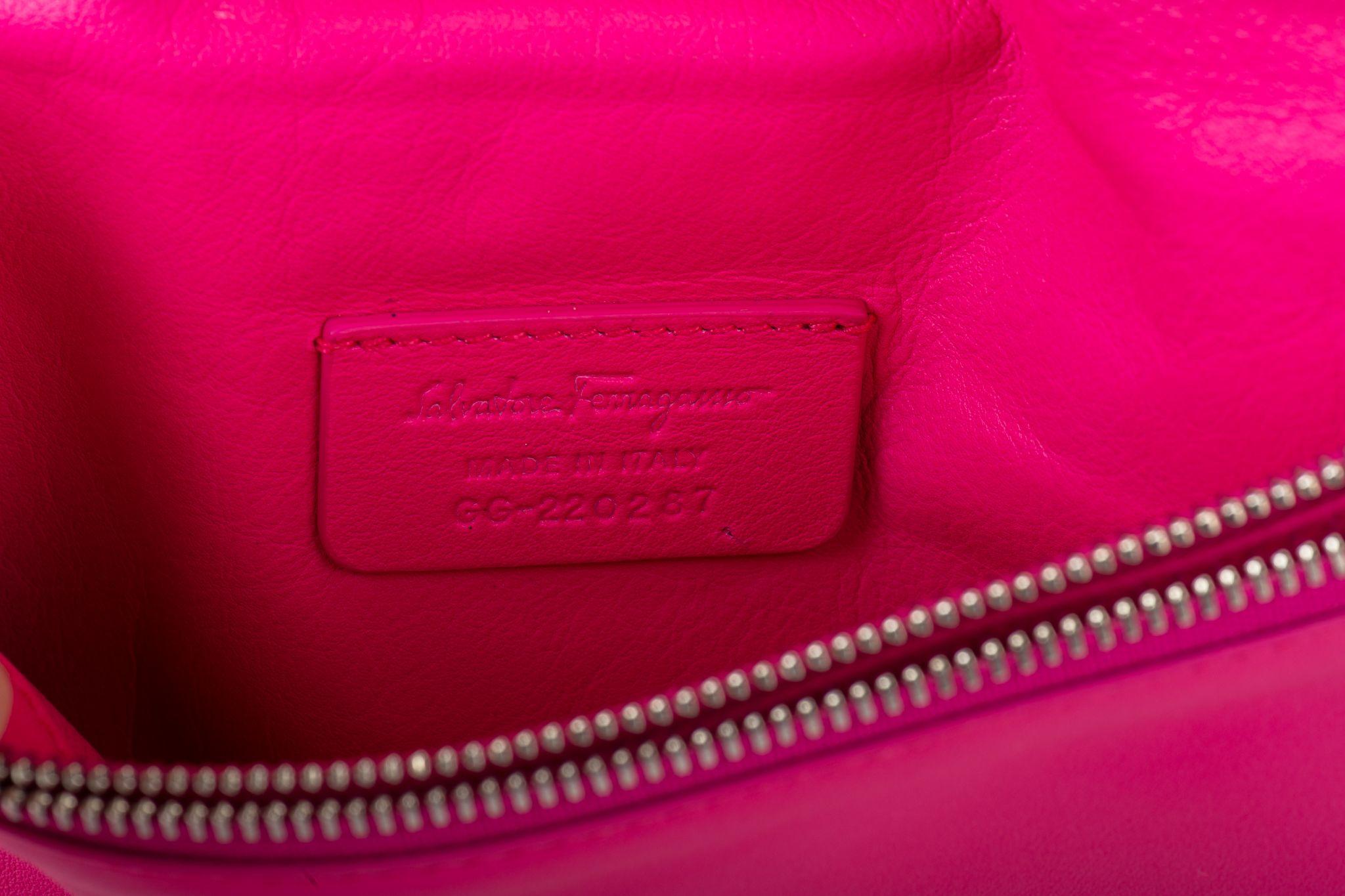 Women's Ferragamo BNIB Fuchsia Cross Body Bag For Sale