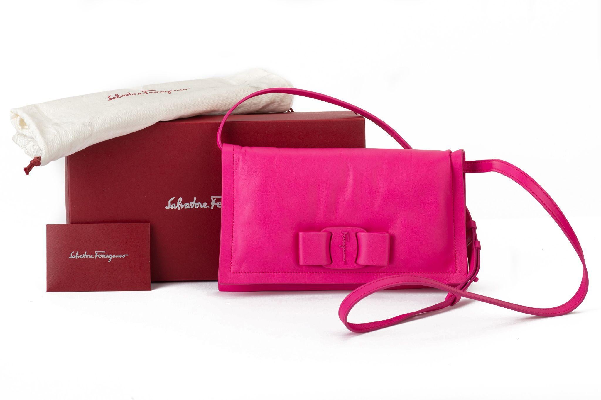 Ferragamo BNIB Fuchsia Cross Body Bag For Sale 2