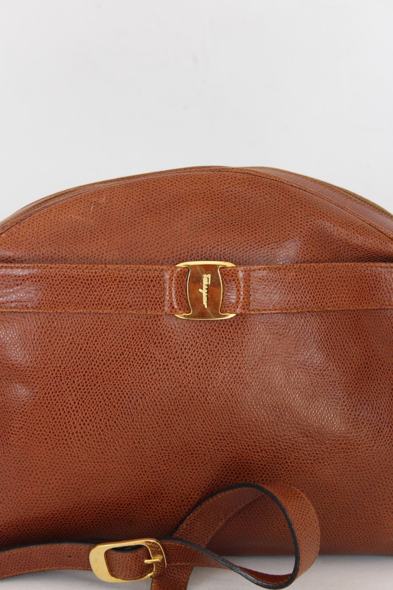 Ferragamo Brown Leather Vintage Shoulder Bag 90s In Good Condition In Brindisi, Bt