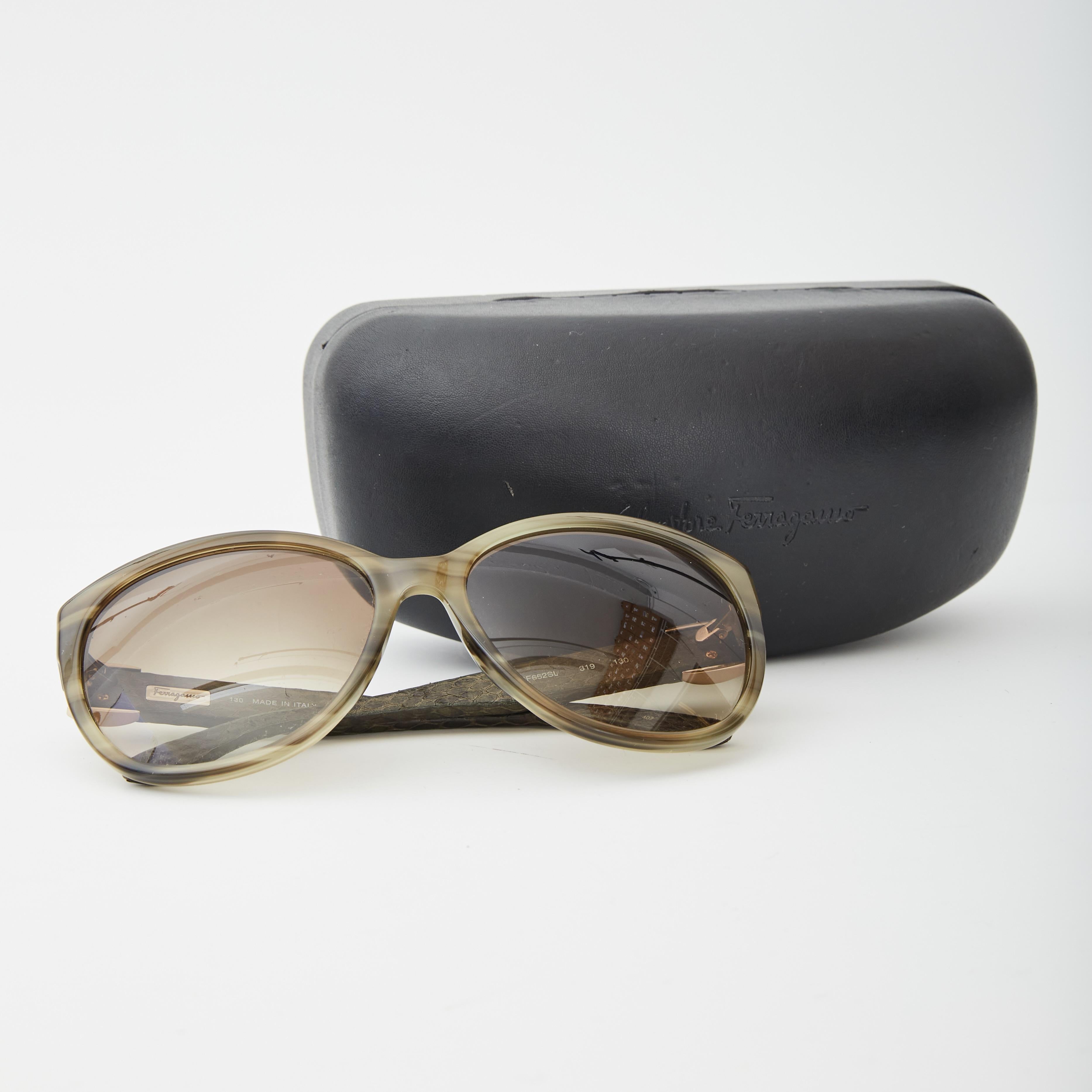 Ferragamo Katzenaugen gestreifte Reptil-Sonnenbrille (SF652SL) für Damen oder Herren im Angebot