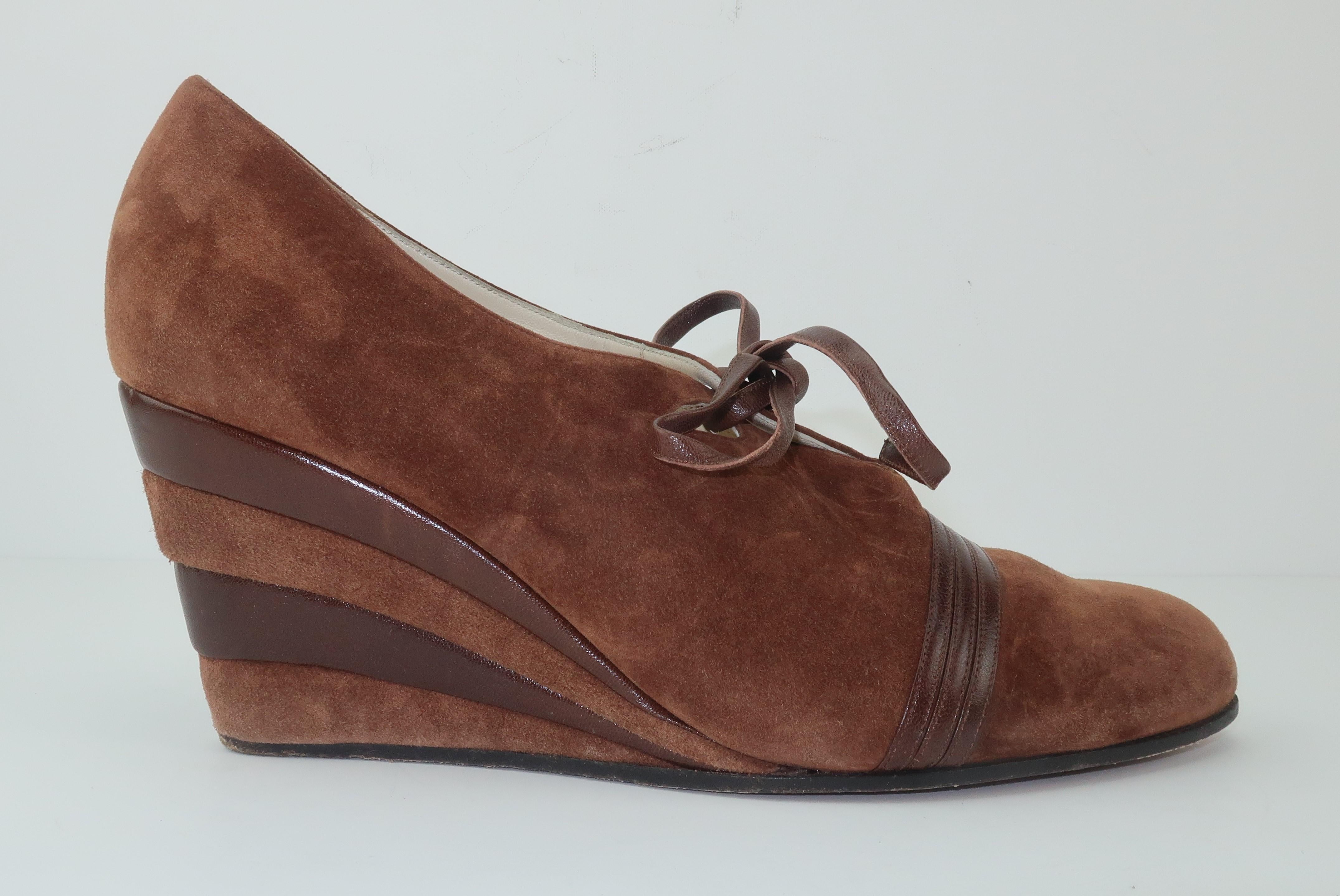 Ferragamo Creations Limited Edition 1940's Style Brown Suede Wedge Shoes Sz 8 In Fair Condition In Atlanta, GA