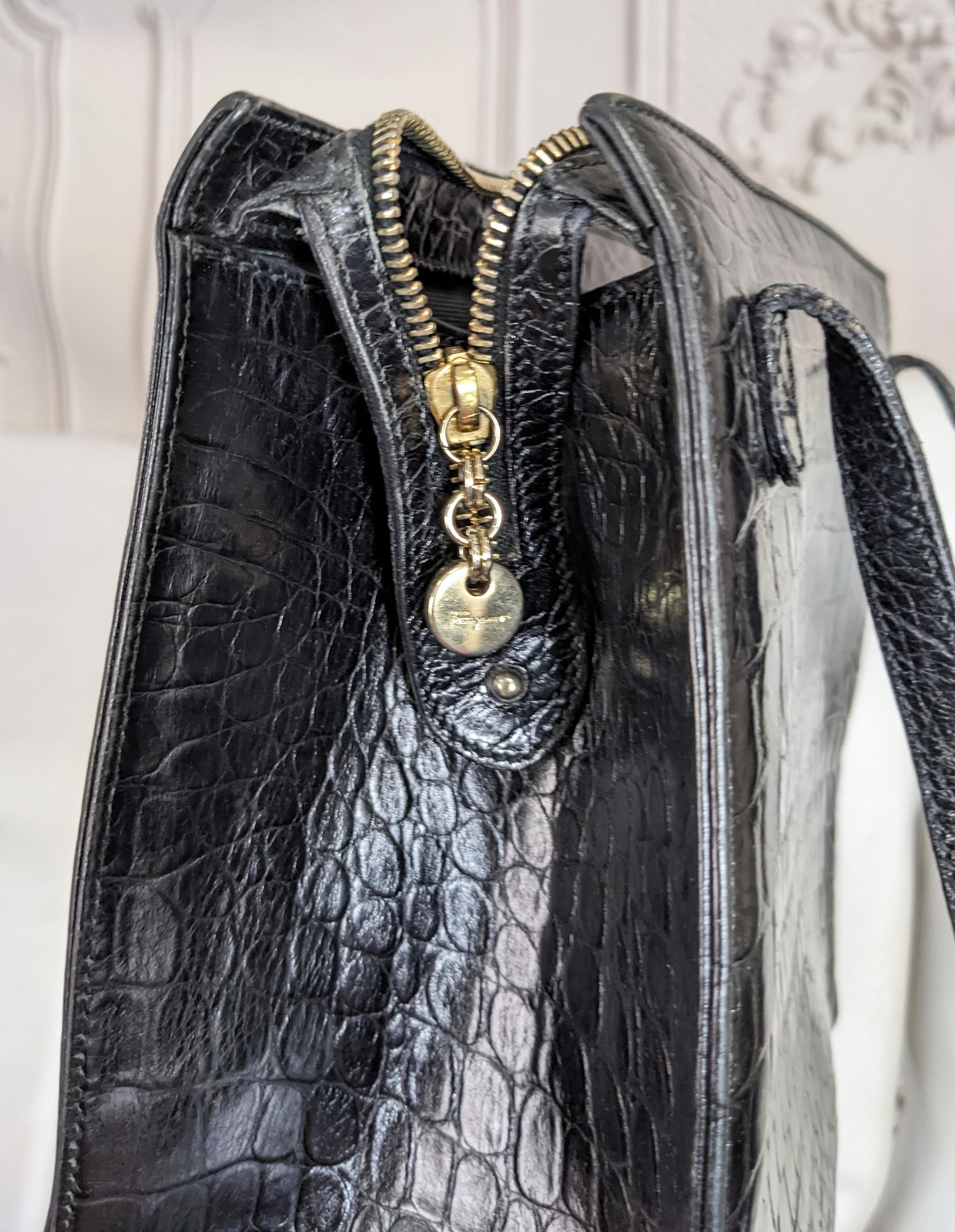 Ferragamo Faux Crocodile Umhängetasche im Angebot 3