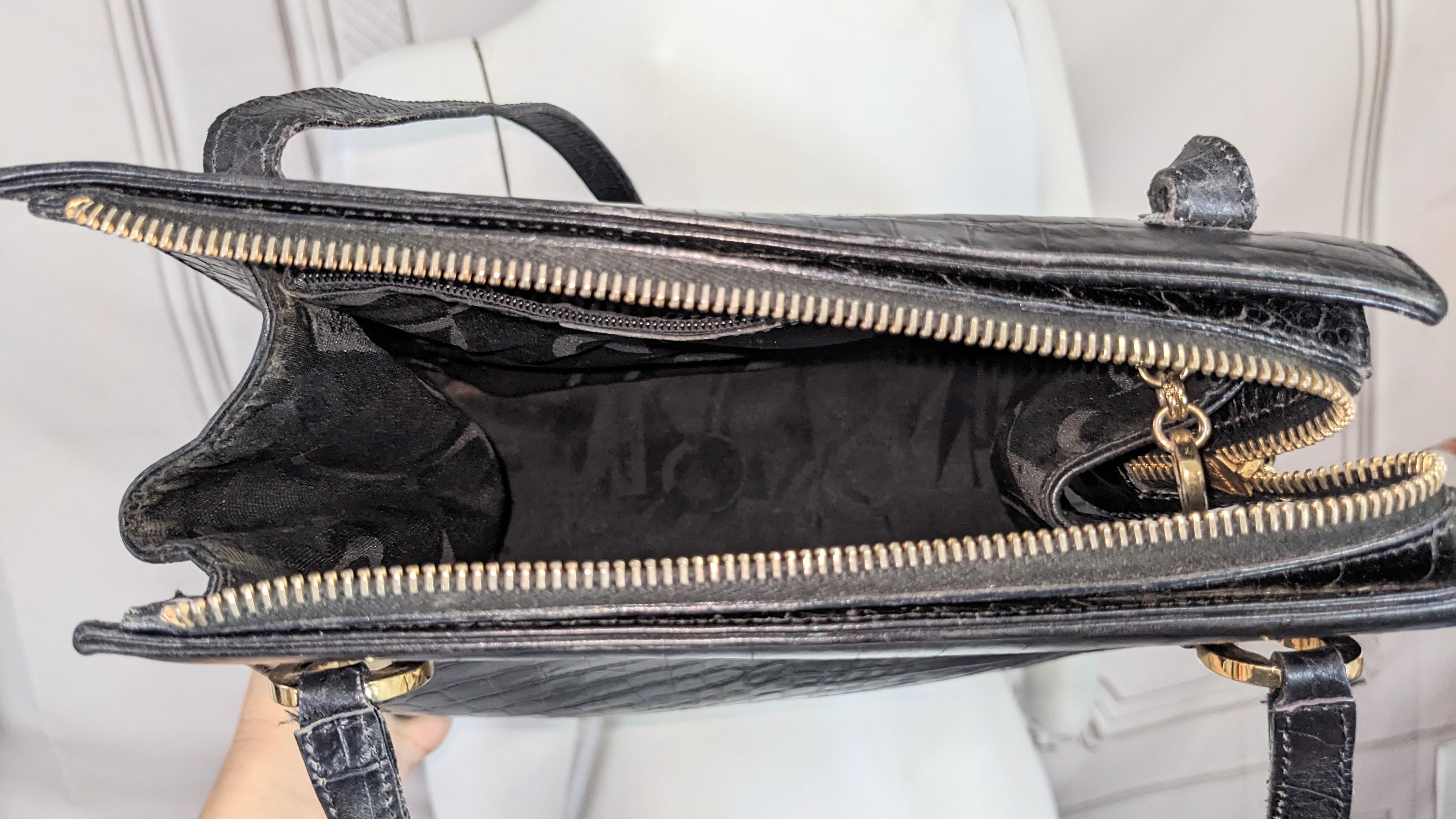 Ferragamo Faux Crocodile Umhängetasche im Angebot 4