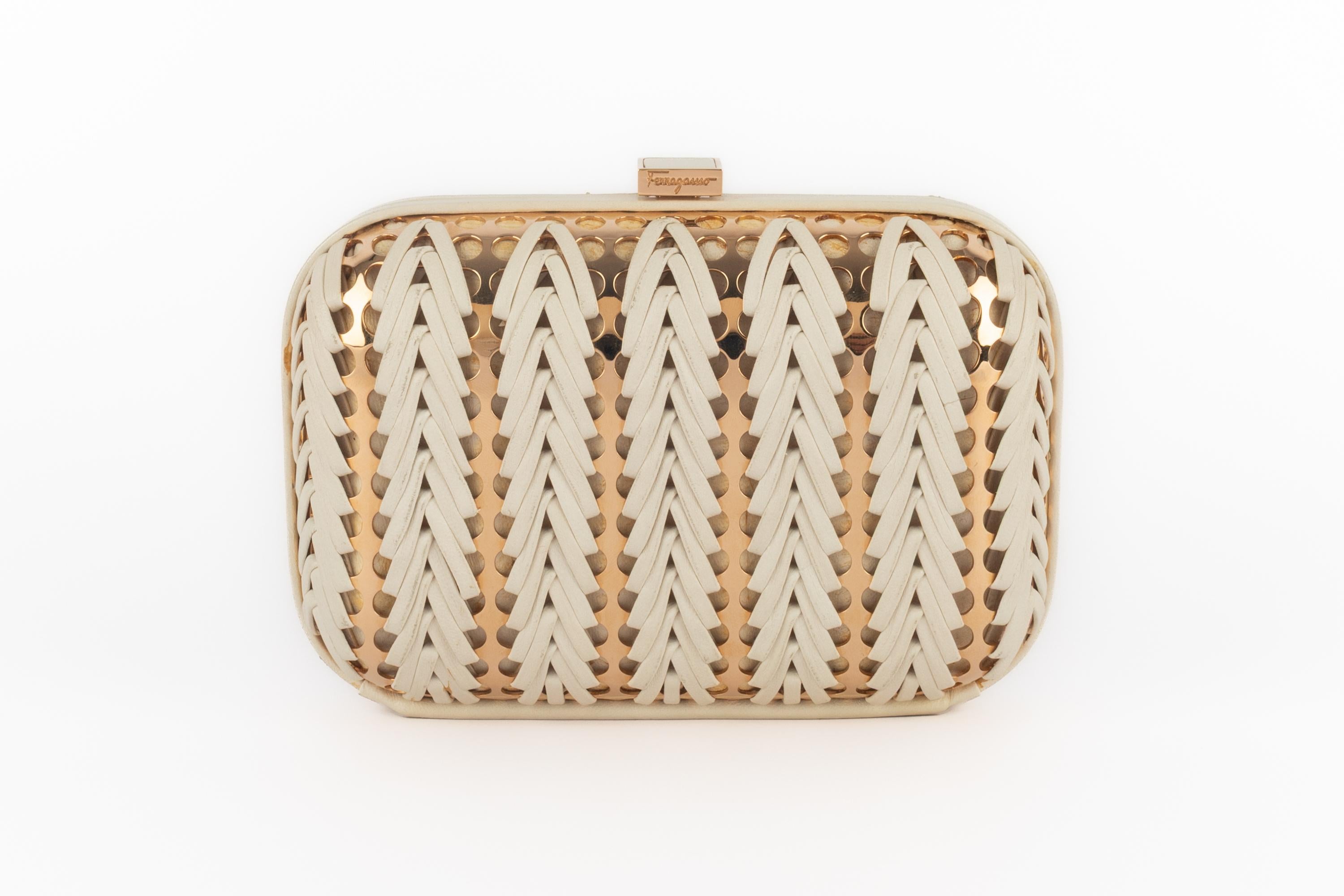 Beige Ferragamo handbag en vente