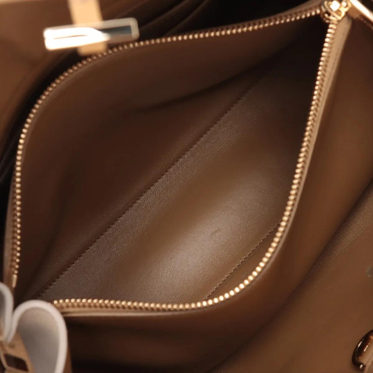 *Borsa in pelle Ferragamo Beige in vendita 6