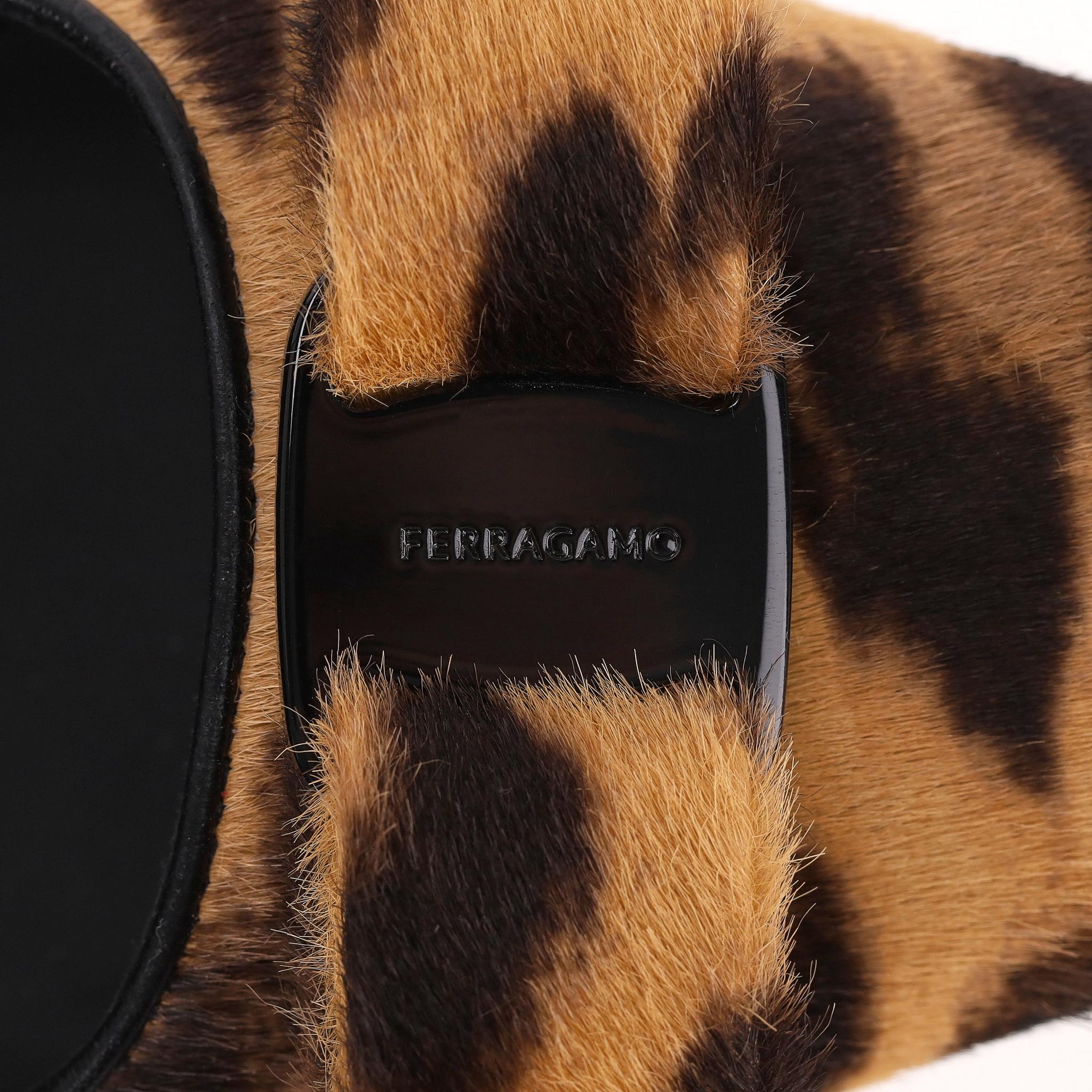 Ferragamo Leopard Print Pony Haar Siwar Pumps im Angebot 4