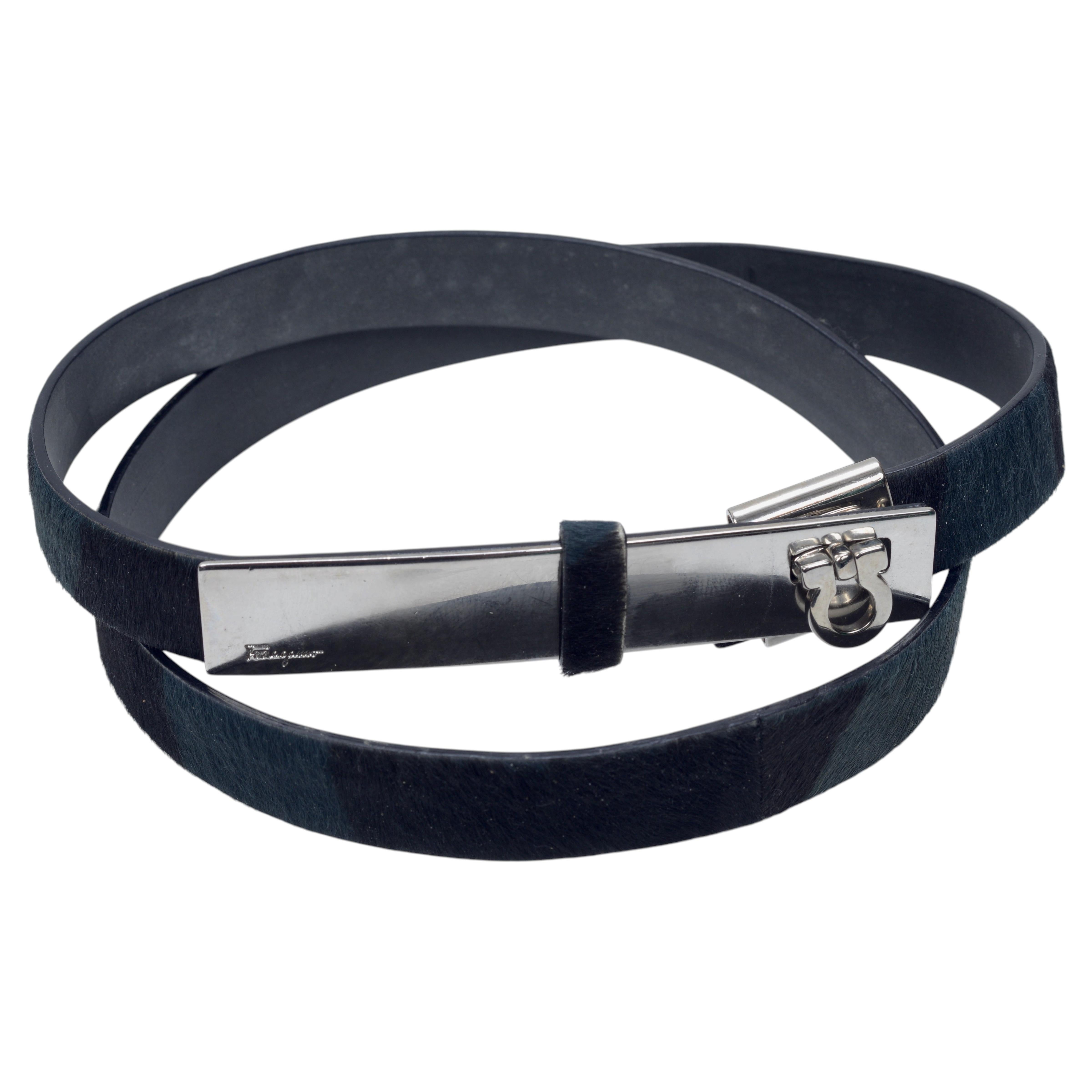 Ferragamo Luxurious Pony Hair Belt with Single Adjustable Silver Gancini Buckle (ceinture luxueuse en poils de poney avec une seule boucle réglable en argent)