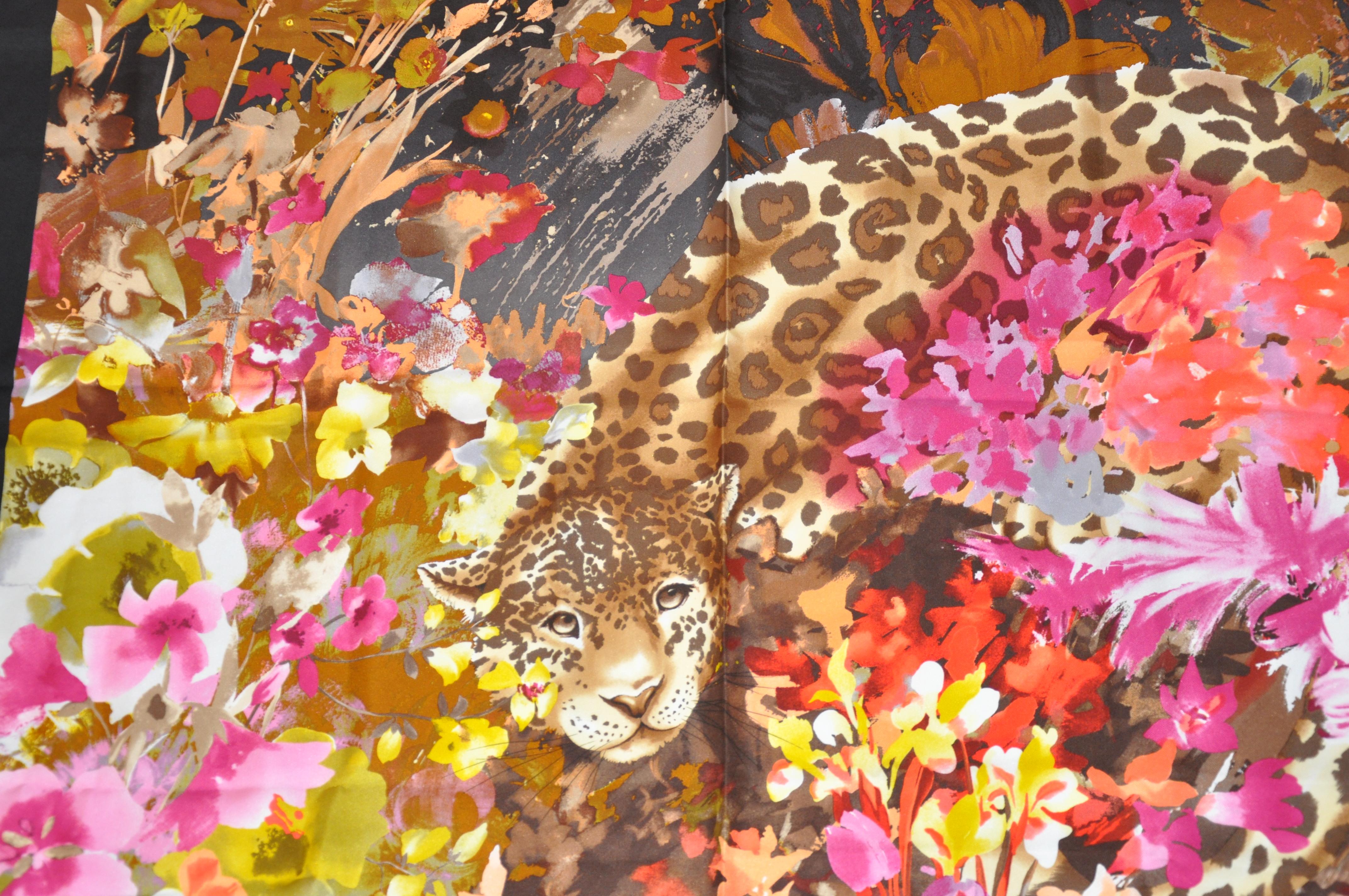 Ferragamo Prächtiger „„Baby Leopard Among Florals“ Seiden-Jacquard-Schal im Angebot 5