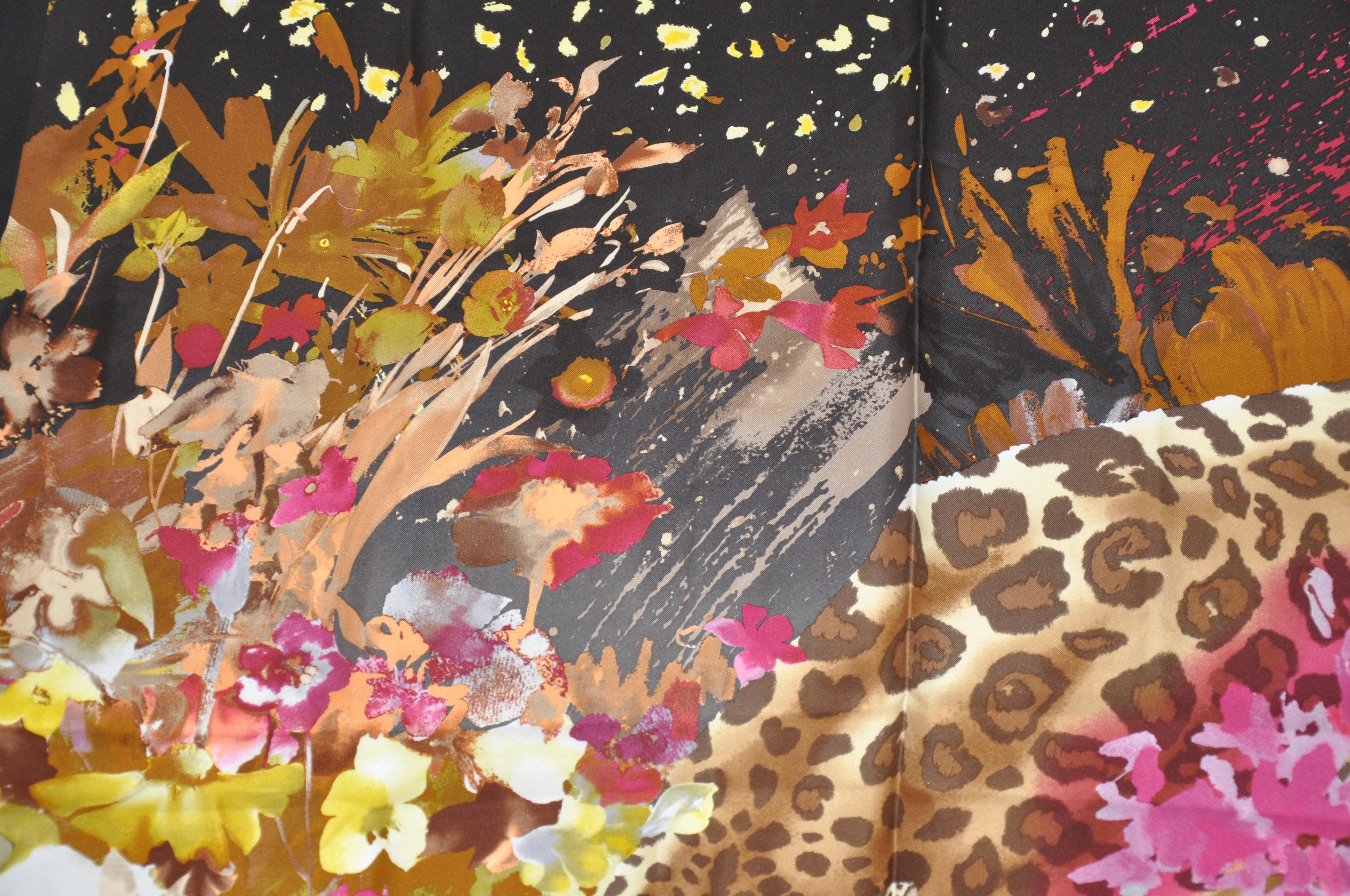 Ferragamo Prächtiger „„Baby Leopard Among Florals“ Seiden-Jacquard-Schal im Angebot 2