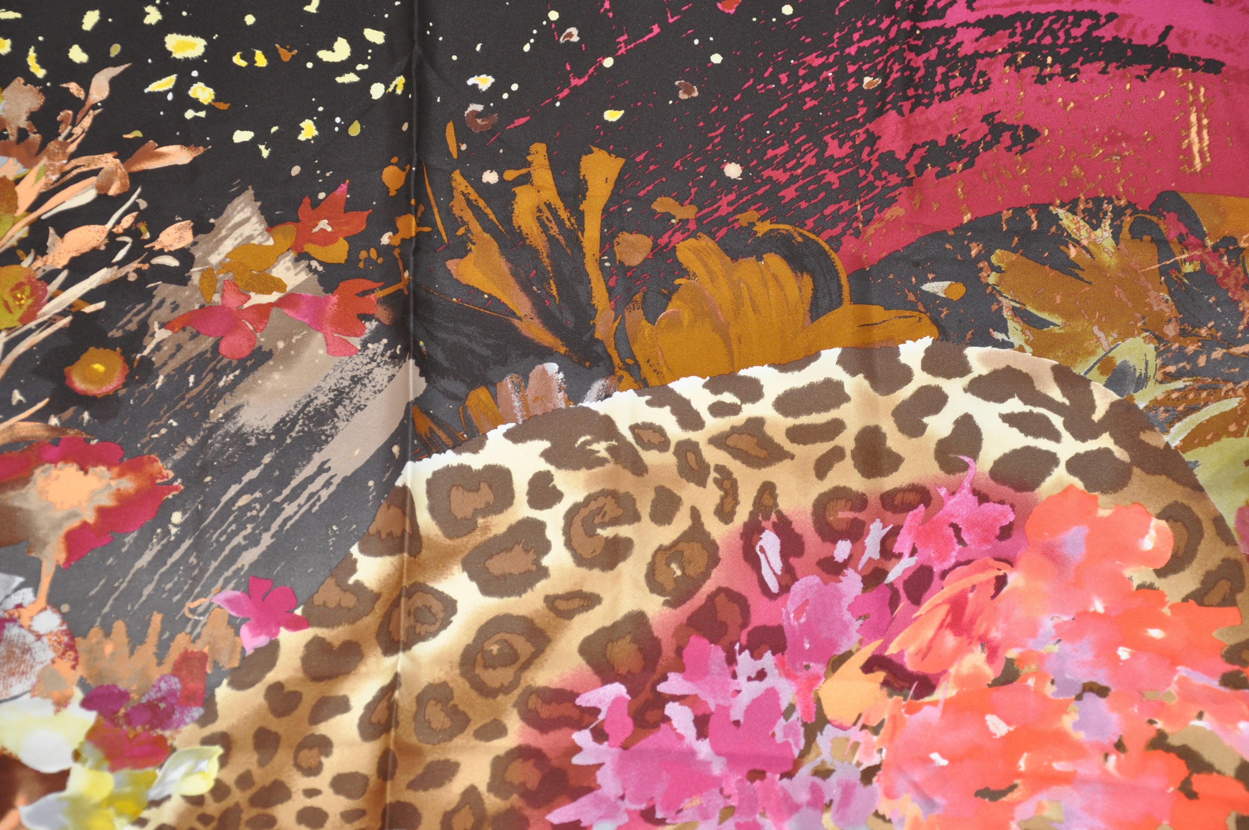 Ferragamo Prächtiger „„Baby Leopard Among Florals“ Seiden-Jacquard-Schal im Angebot 3