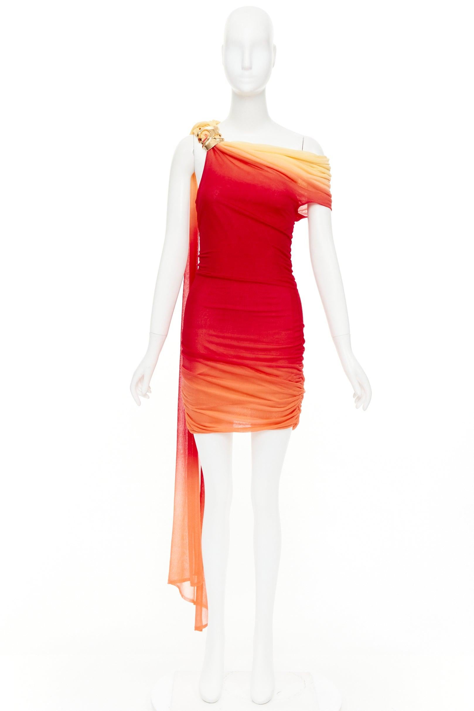 FERRAGAMO Maximilian Davis 2023 Runway one shoulder red ombre tulle dress M en vente 5