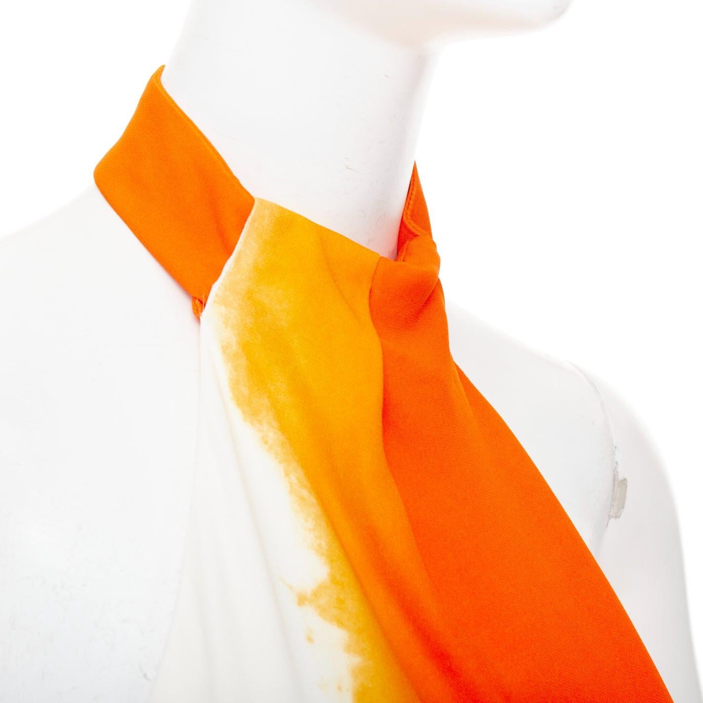 Ferragamo 2023 Runway robe dos nu en soie orange sunset IT38 XS
Référence : TGAS/F00529
Marque : Ferragamo
Concepteur : Maximilian Davis
Collectional : Printemps-Été 2023 - Défilé
MATERIAL : Rayon
Couleur : Crème, Orange
Motif : Solide
Fermeture :