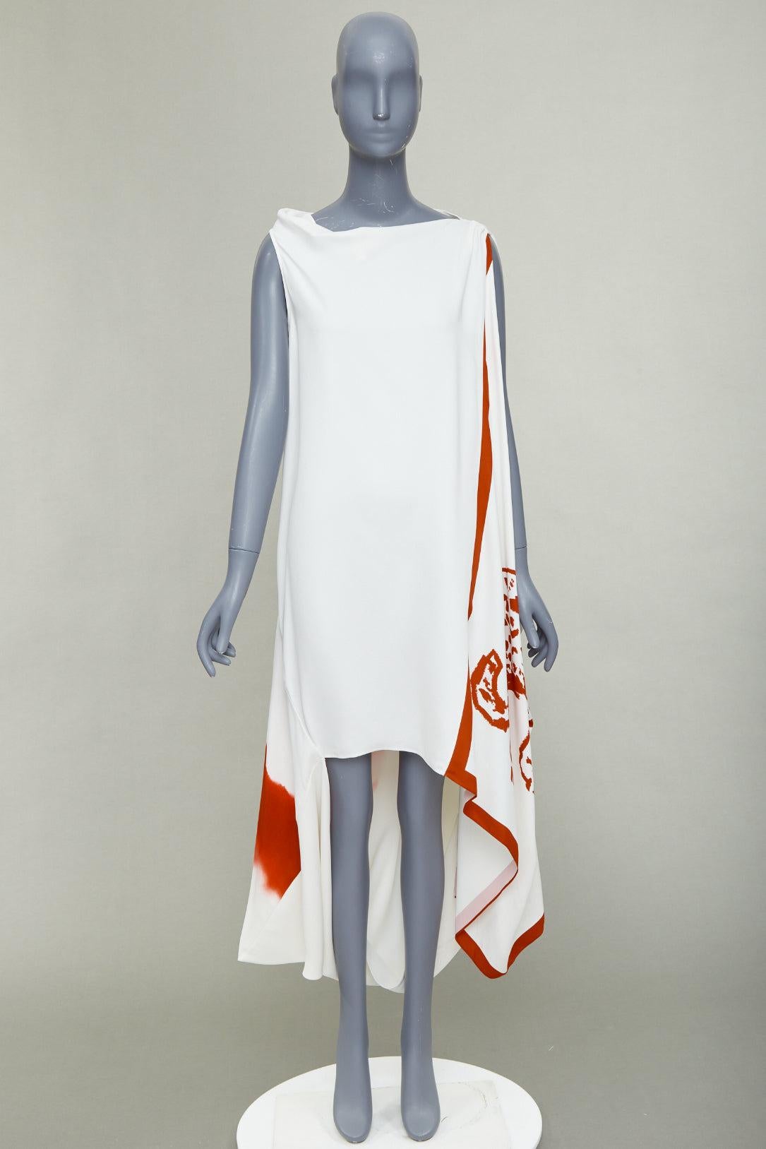 Ferragamo 2023 Runway robe drapée en crêpe imprimé animalier rouge S en vente 5