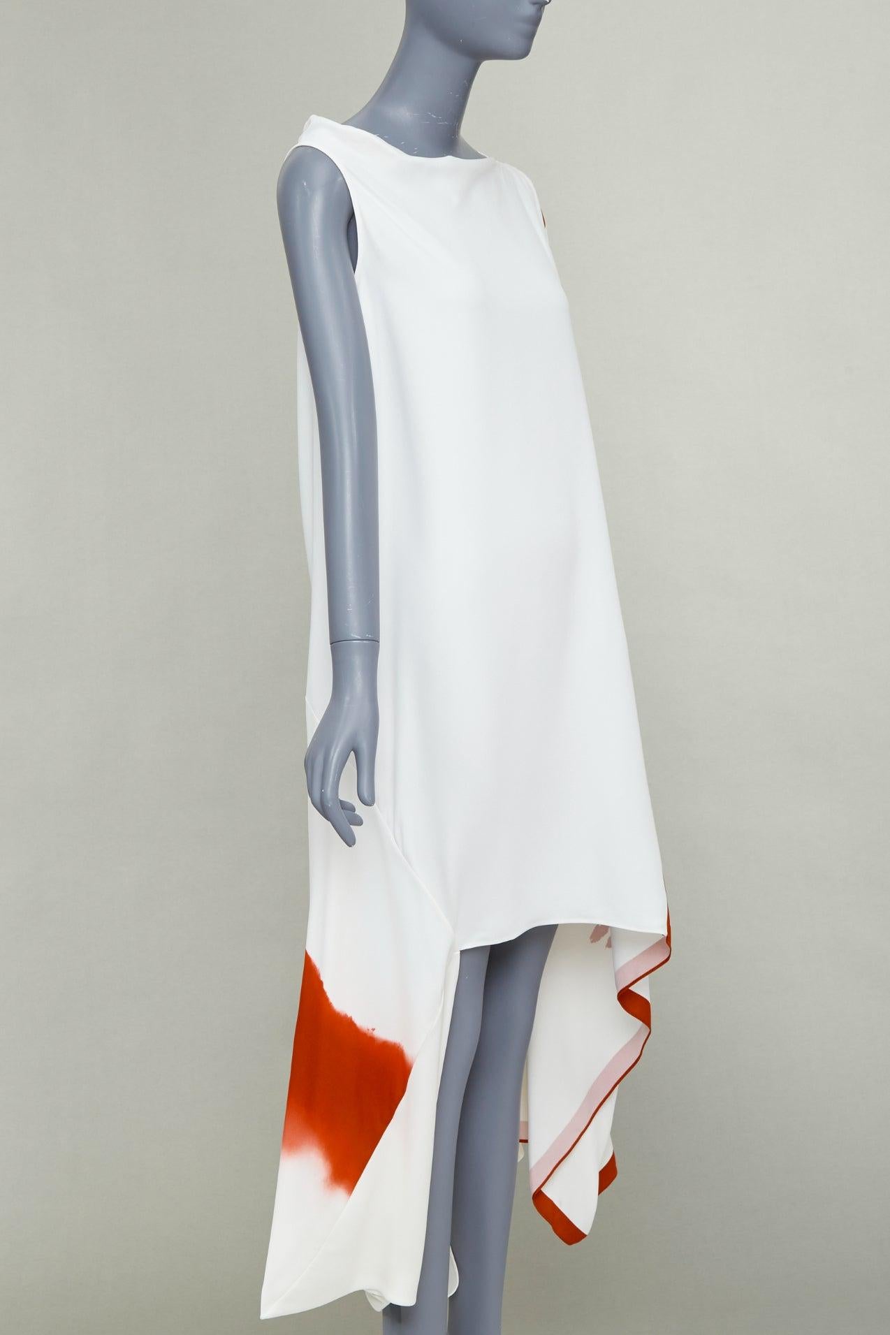 Gris Ferragamo 2023 Runway robe drapée en crêpe imprimé animalier rouge S en vente