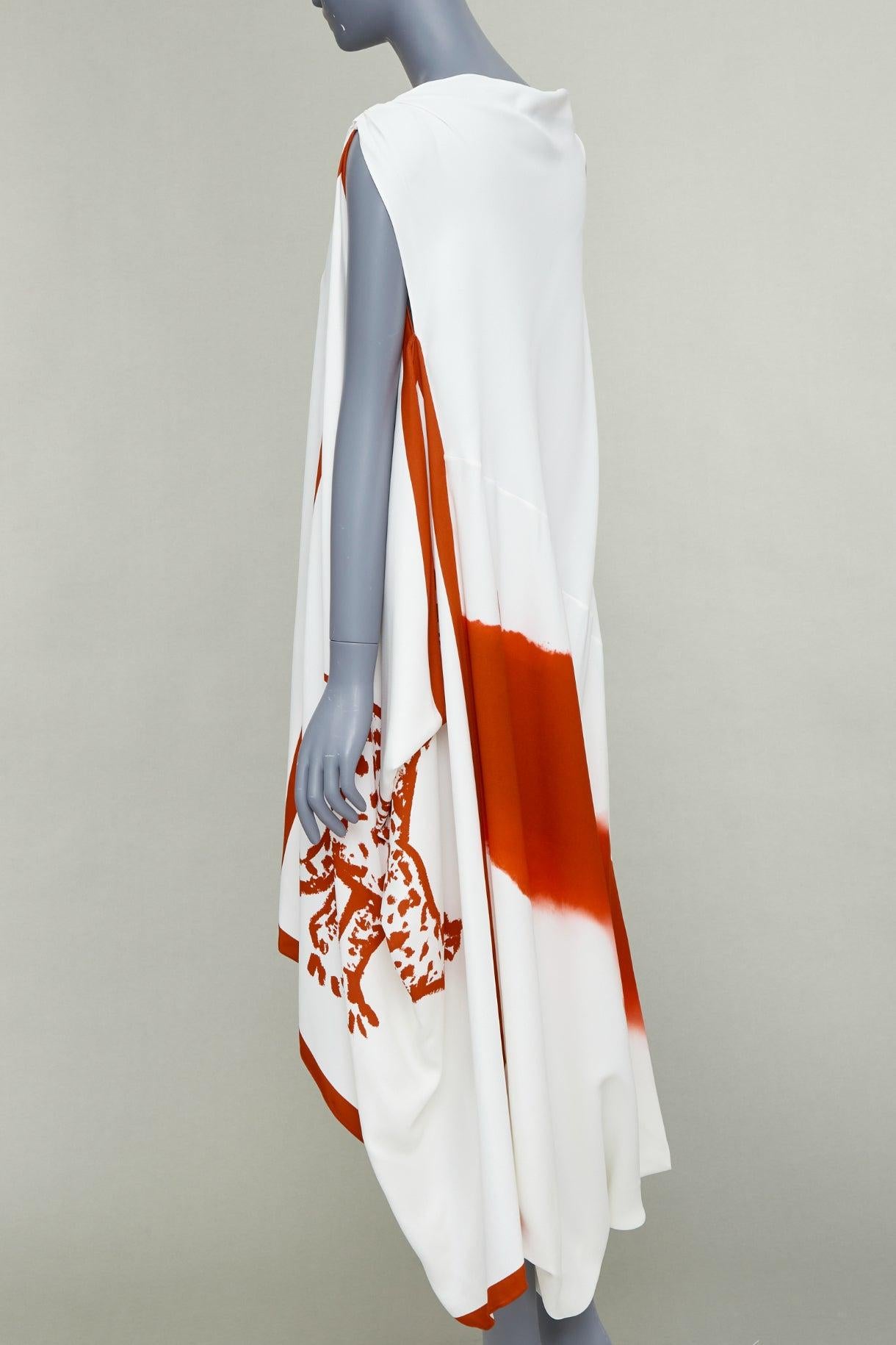 Ferragamo 2023 Runway robe drapée en crêpe imprimé animalier rouge S en vente 1