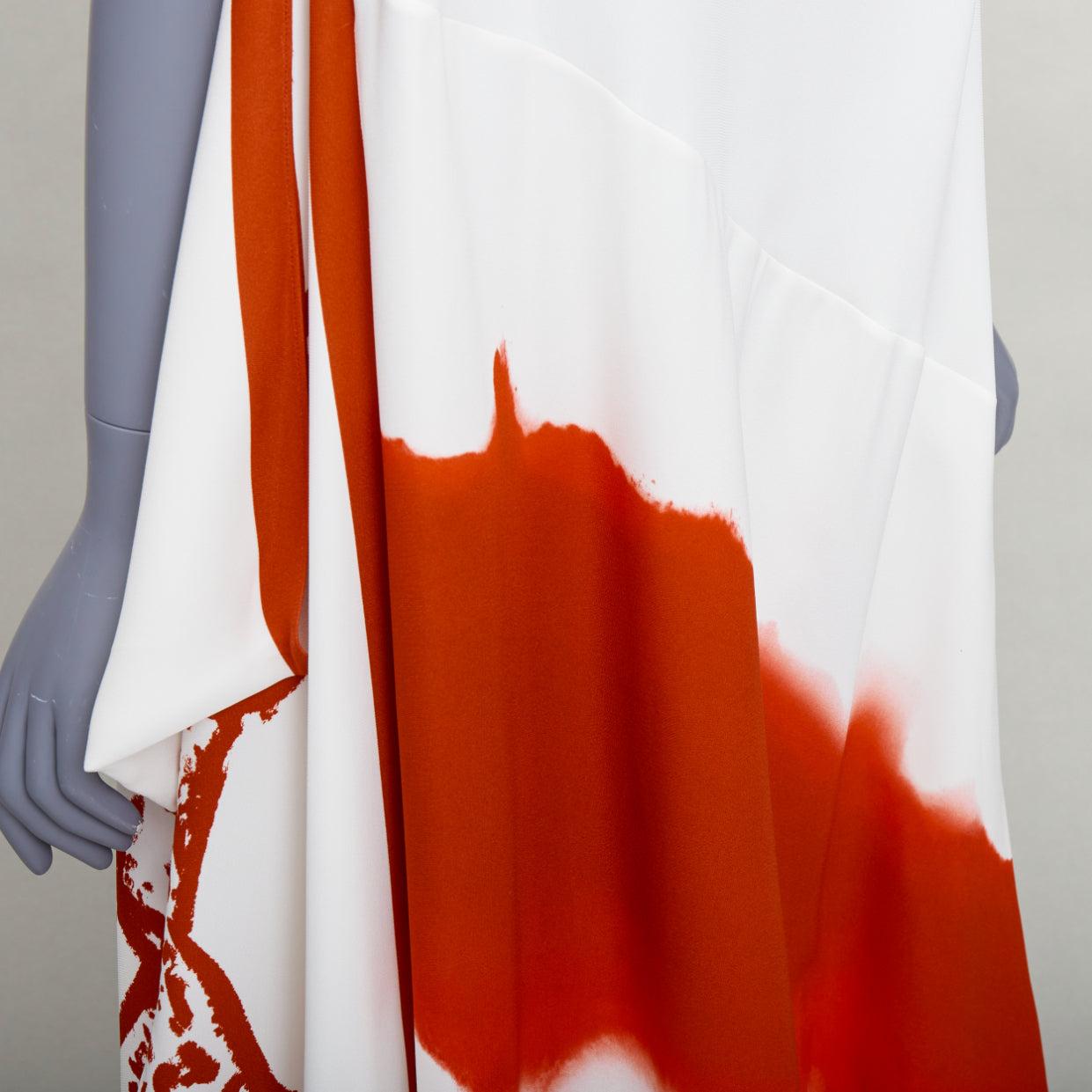 Ferragamo 2023 Runway robe drapée en crêpe imprimé animalier rouge S en vente 3